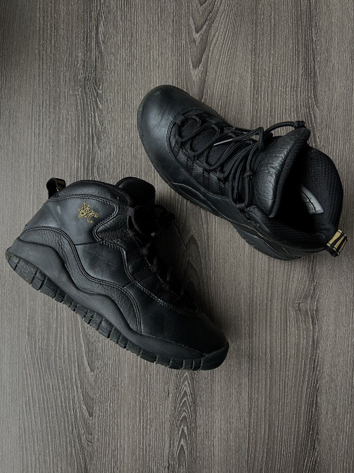 Jordan Brand Nike Air Jordan Retro 10 NYC Size 6y Size US 6 / EU 39 - 1 Thumbnail