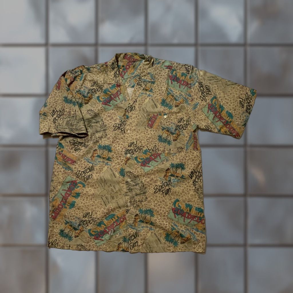 Vintage VINTAGE Imprints Guadeloupe Island Special Fun AOP Travel Camp Button Shirt Sz.M Size US M / EU 48-50 / 2 - 1 Thumbnail