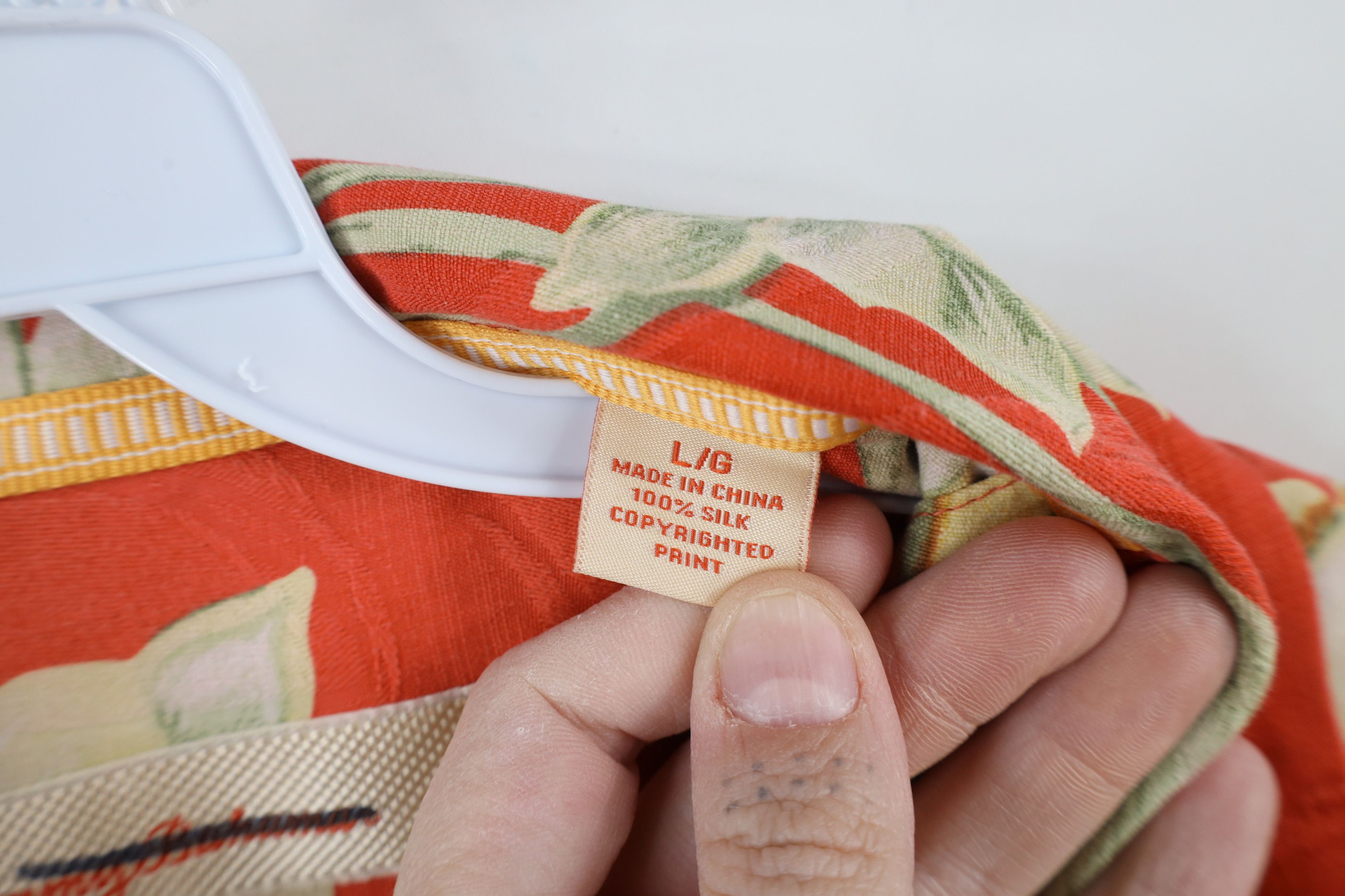 Tommy Bahama × Vintage Vintage Tommy Bahama Collar Flower Hawaiian Button Shirt Size US L / EU 52-54 / 3 - 9 Thumbnail