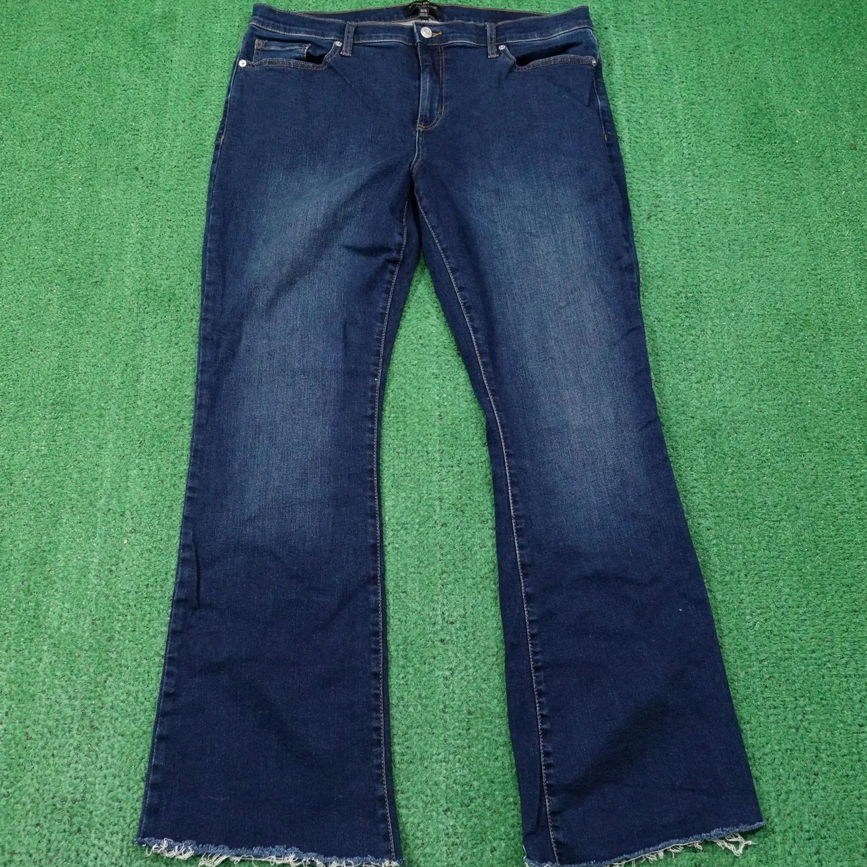 Banana Republic Banana Republic Jeans Womens 33/16 Tall Blue Bootcut Dark Wash 36x31 Denim Jeans Pants Bootcut Womens 5-Pocket Size 38" / US 16 / IT 52 - 2 Thumbnail