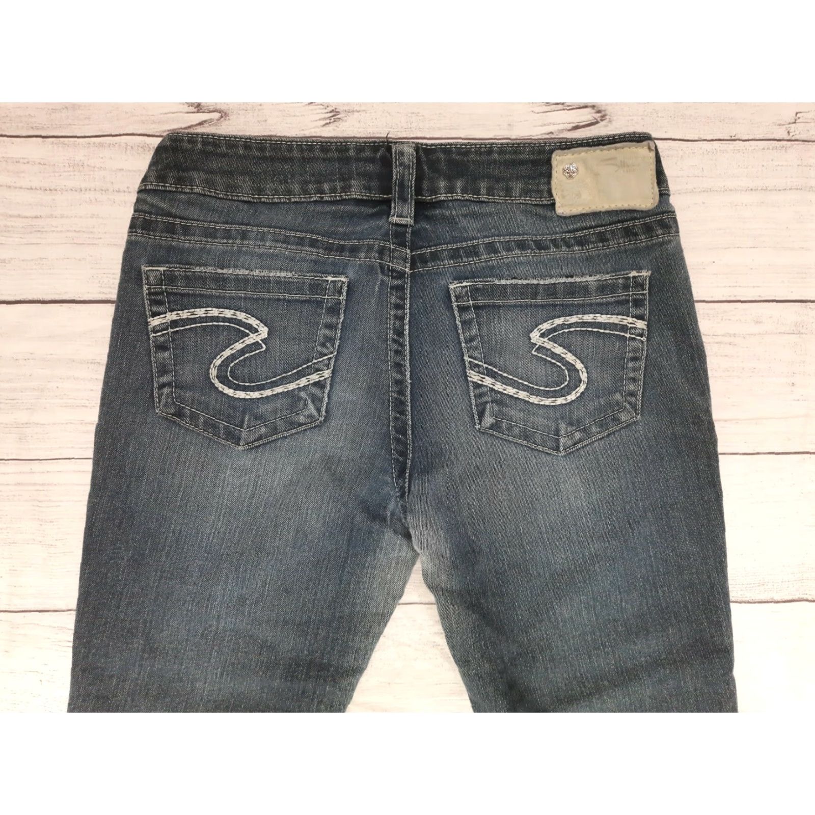 Silver Jeans Co. Silver Jeans Aiko Capris Womens Dark Wash Denim Crop Pants 28 Size 28 Inseam 22 Low Rise Capri Jeans Womens Size 28" / US 6 / IT 42 - 7 Thumbnail