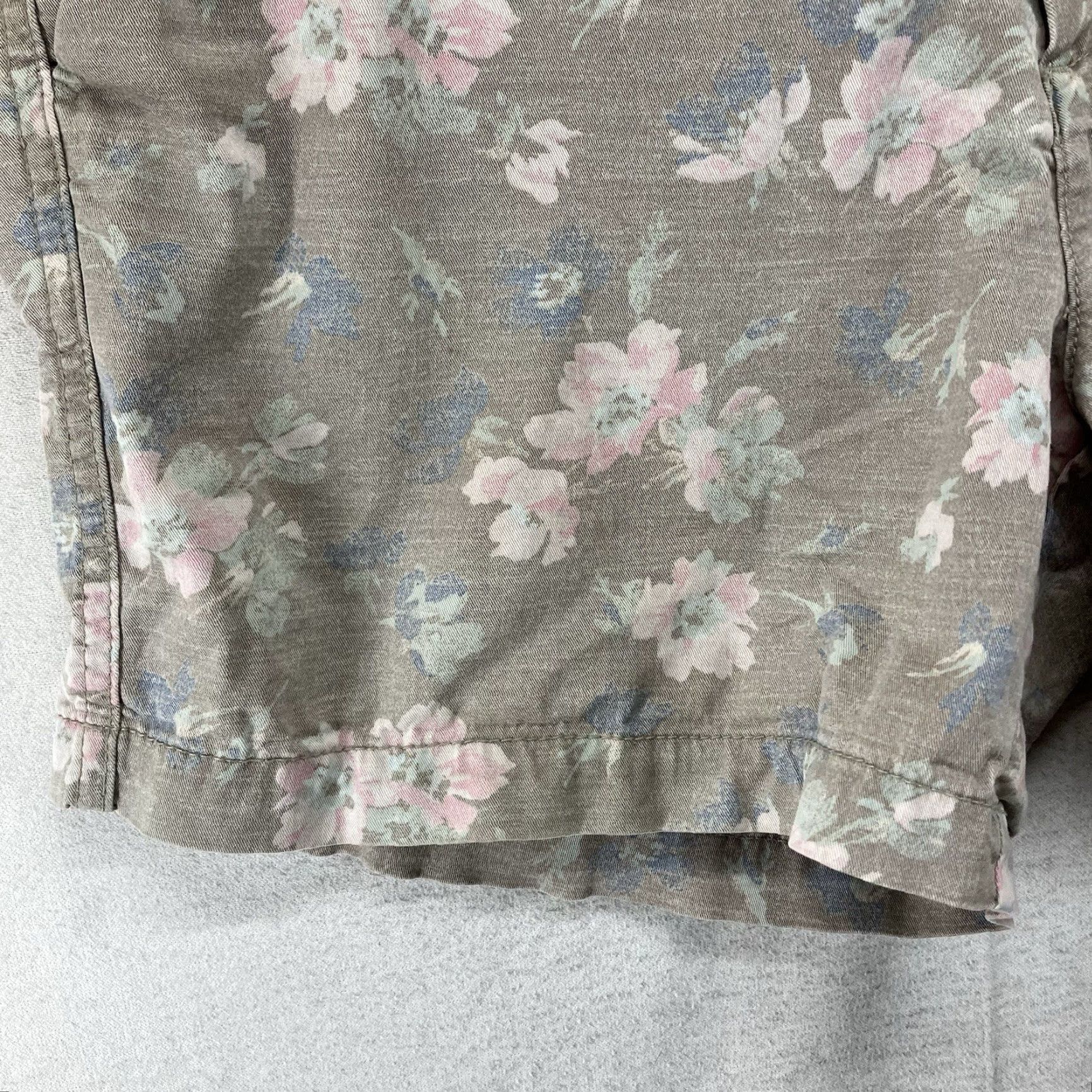 Gap Gap Women's Floral Chino Shorts Size 8 Multicolor Retro 90s Festival Casual Summer Size 30" / US 8 / IT 44 - 5 Thumbnail