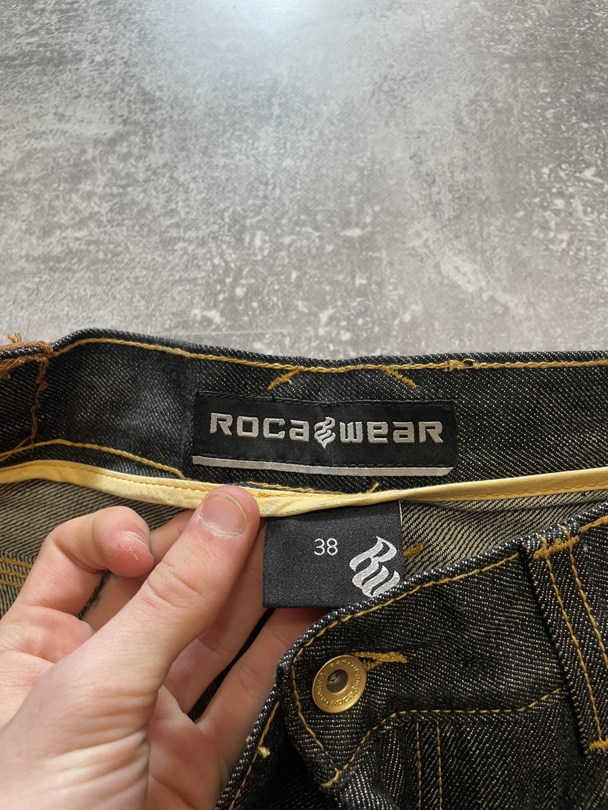 Rocawear × Vintage Vintage Rocawear Embroidered Logo Baggy Denim Shorts Size US 38 / EU 54 - 8 Thumbnail
