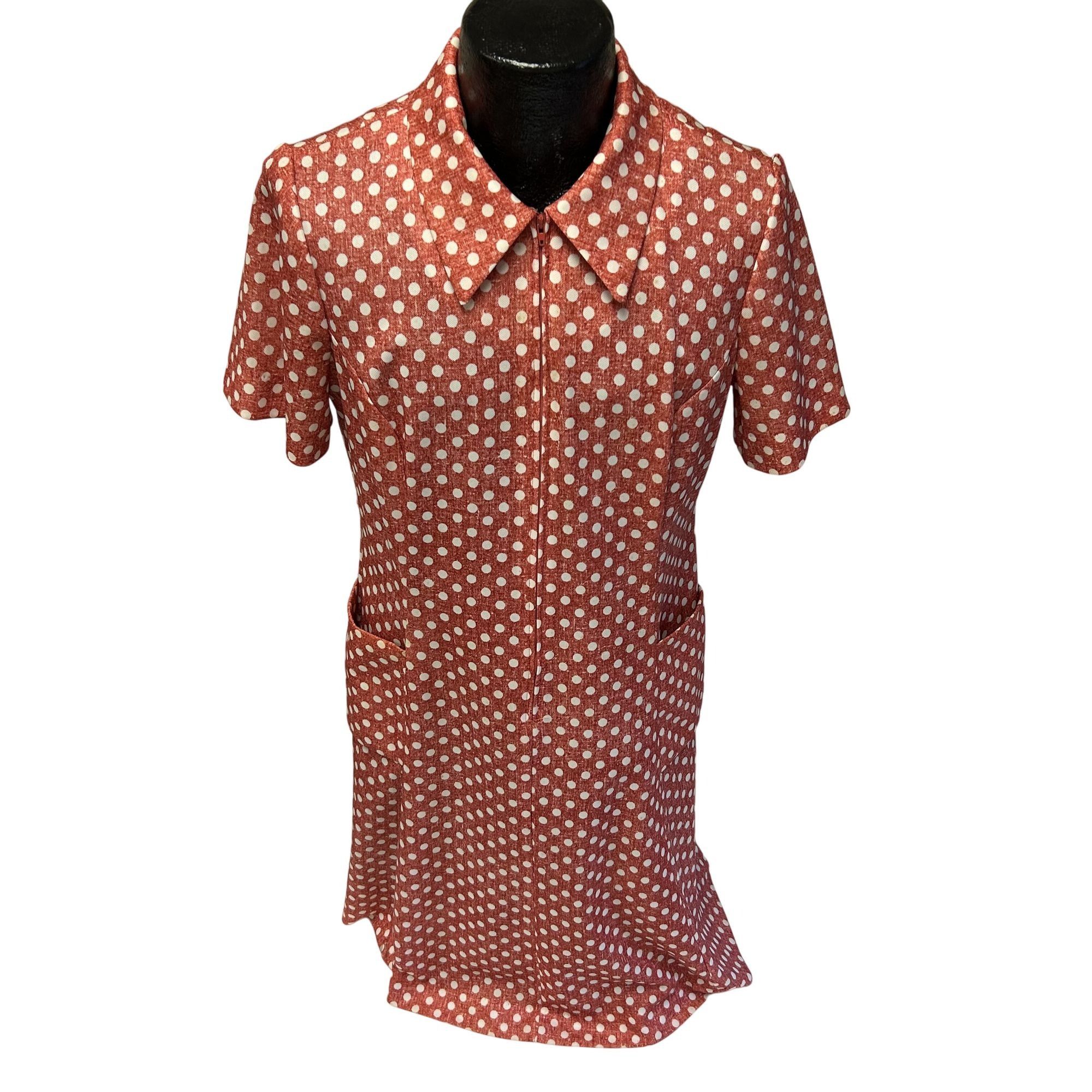 Vintage 60 70's MOD Red POLKA DOT Zipper Collared House Dress 18.5 Size XXL / US 16-18 / IT 52-54 - 1 Thumbnail