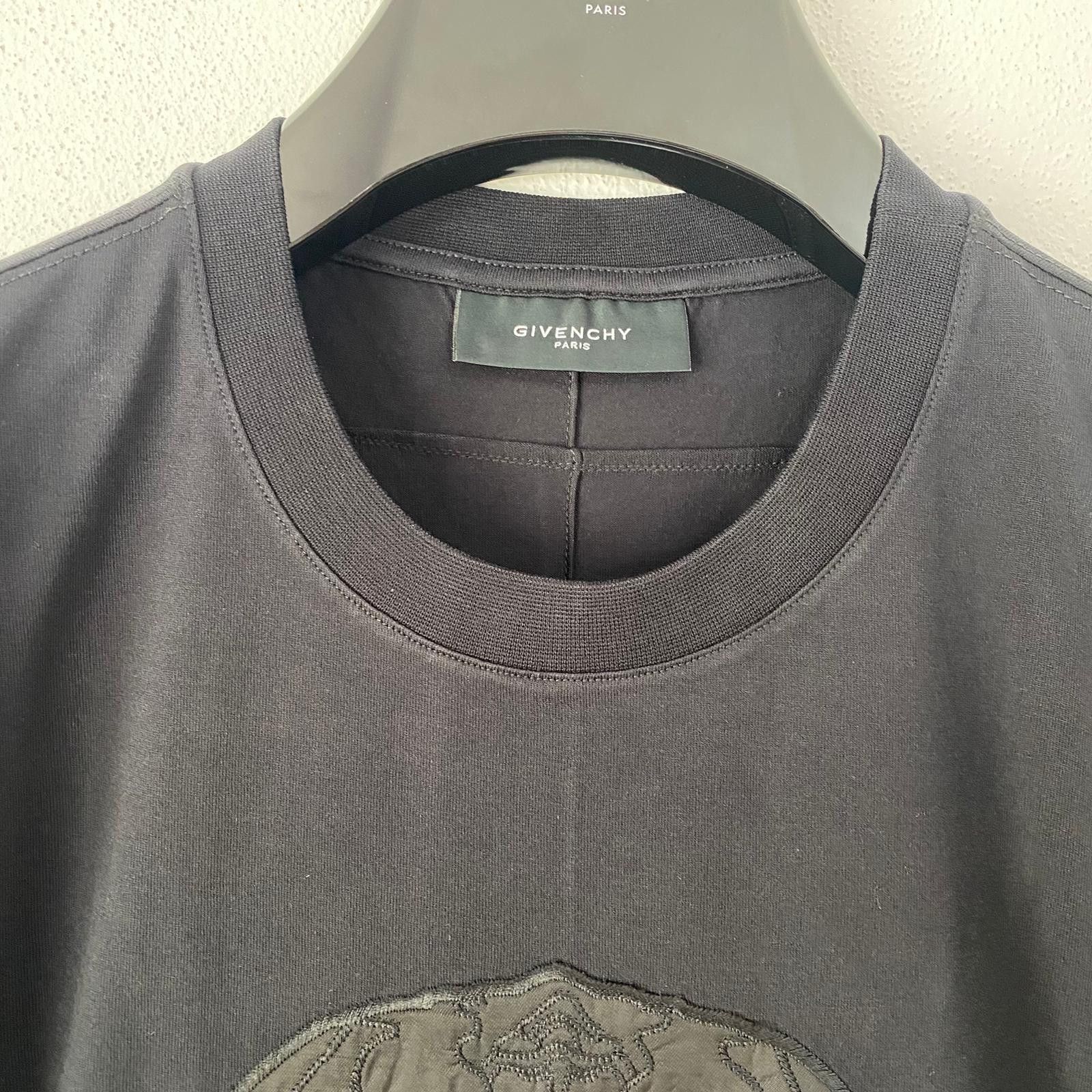 Givenchy Black Embroidered Mask T-Shirt Size US M / EU 48-50 / 2 - 2 Thumbnail