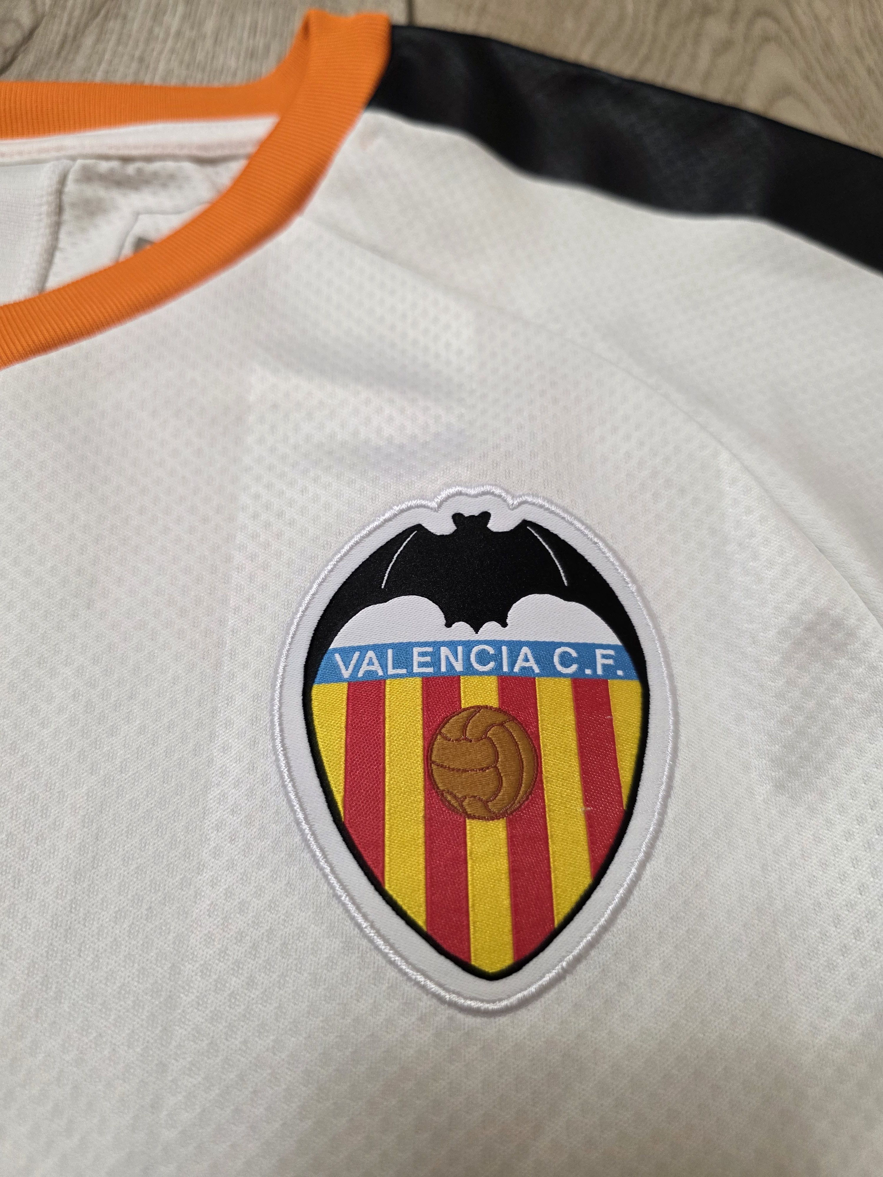Puma VALENCIA 2019 2020 HOME FOOTBALL SHIRT SOCCER JERSEY Size US M / EU 48-50 / 2 - 4 Thumbnail