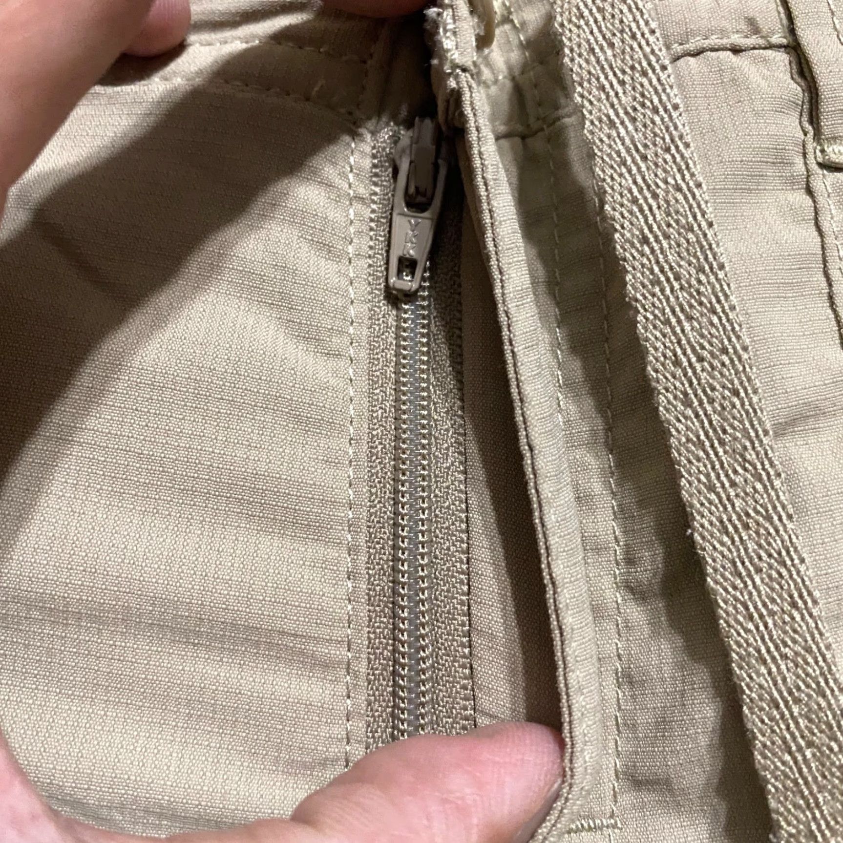 The North Face VINTAGE THE NORTH FACE Capri Pants Women Sz 8 Beige Nylon Capri Pockets 19 In inseam Regular Rise Mid 8.5-10.5 In Womens Size 27" / US 4 / IT 40 - 7 Thumbnail