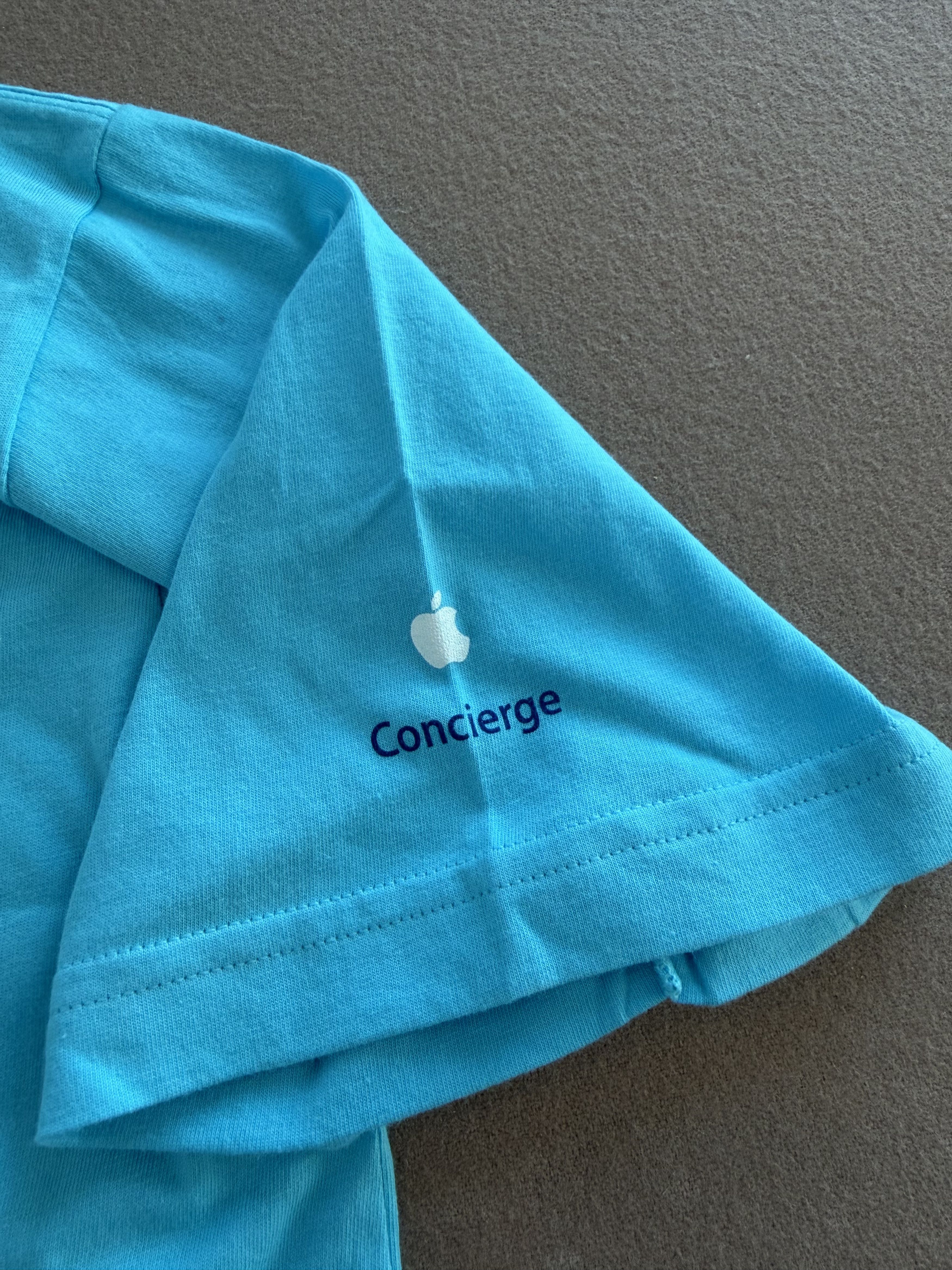 Apple Apple Employee Concierge T Shirt- RARE! Size US L / EU 52-54 / 3 - 4 Thumbnail