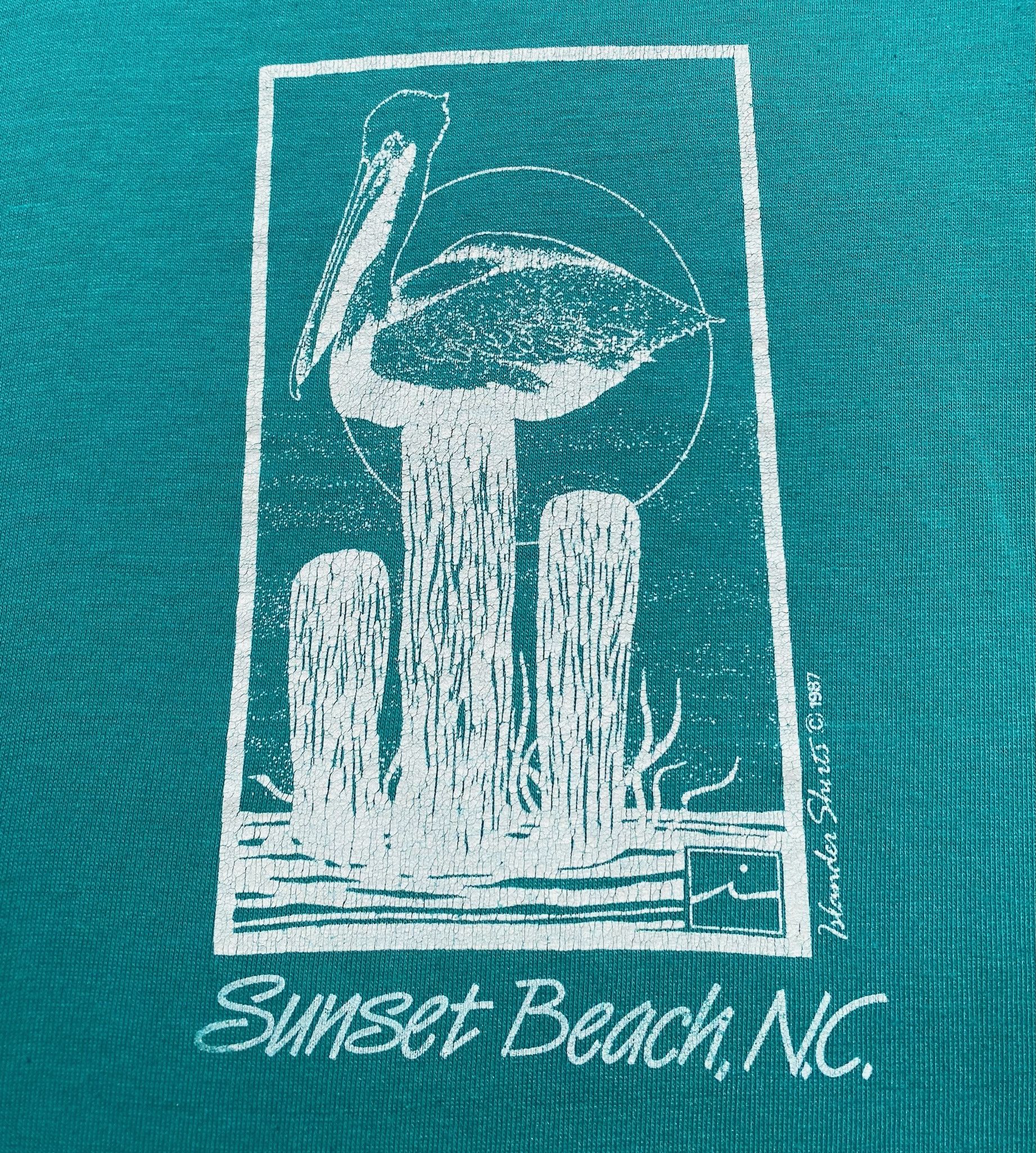 Hanes 80’s Sunset Beach NC Pelican T-shirt Men’s Medium Size US M / EU 48-50 / 2 - 2 Thumbnail