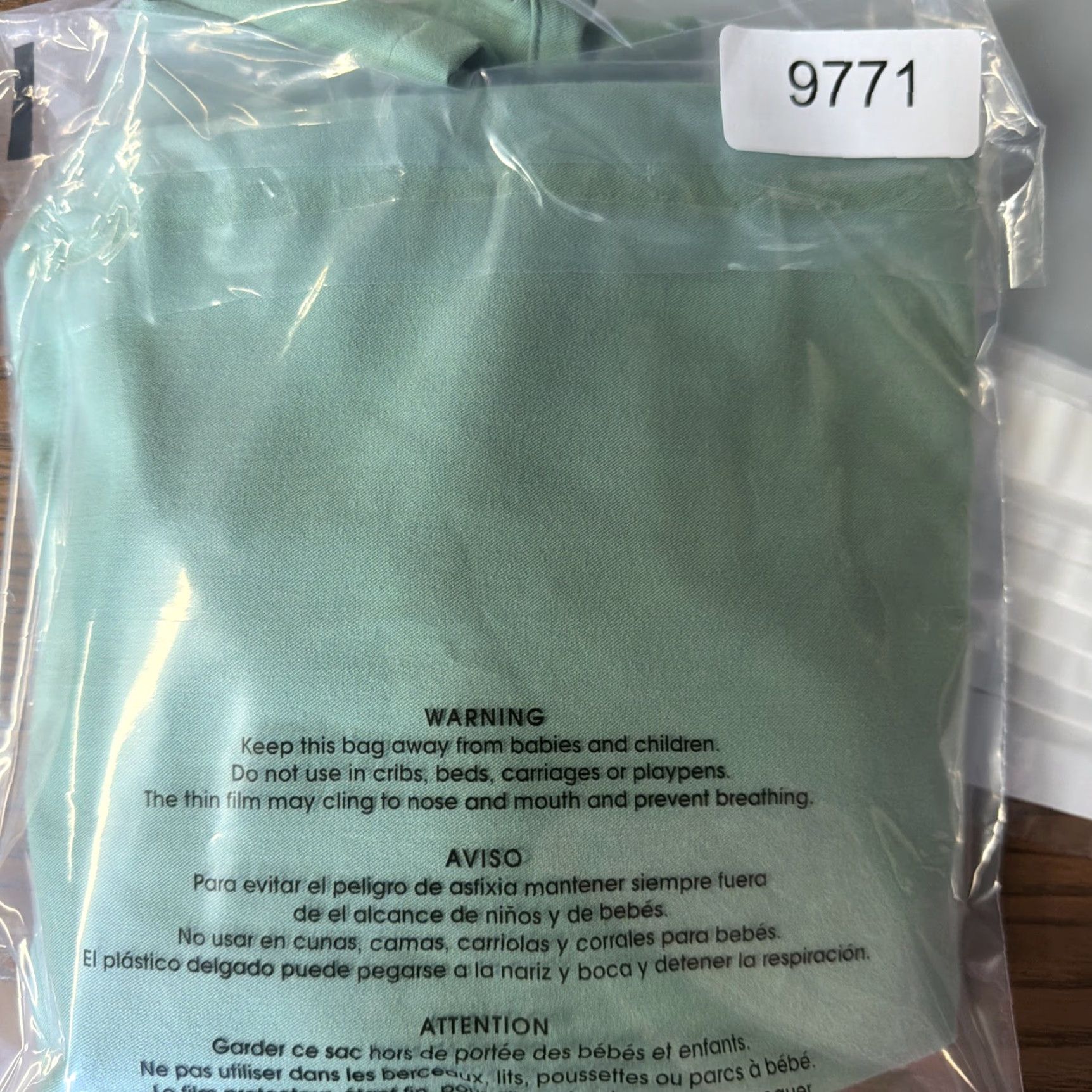 Vintage Figs FW1100 Technical Collection Women's Scrub Top M Green Medical Solid Satin Polyester Scrub Top Womens Medical Scrub Top Green Size M / US 6-8 / IT 42-44 - 4 Thumbnail