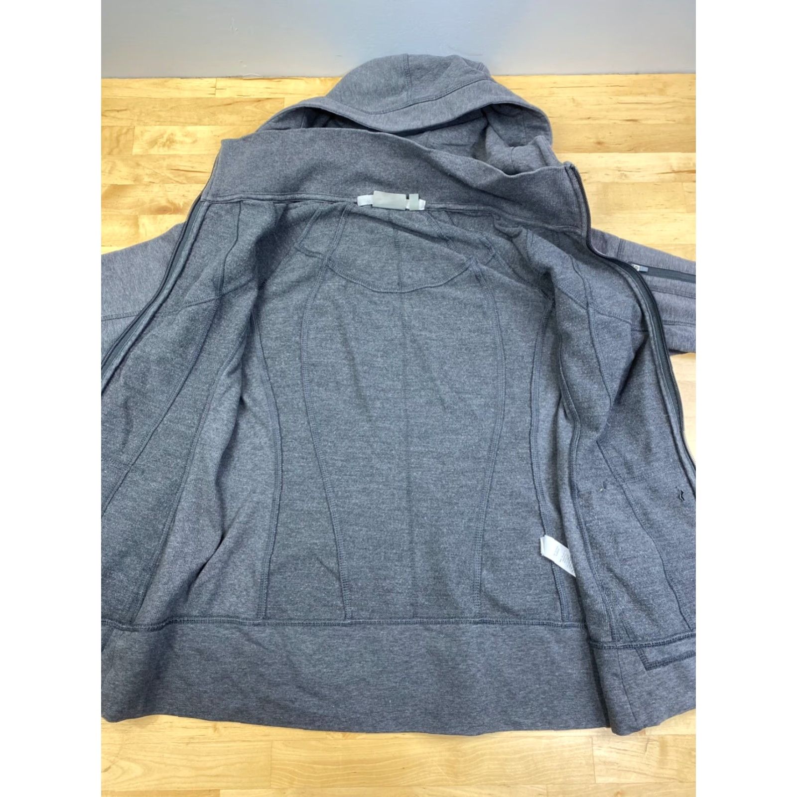 Athleta Athleta Jacket Womens M Gray Full Zip Hooded Pockets Activewear Casual 10622 Size M / US 6-8 / IT 42-44 - 7 Thumbnail