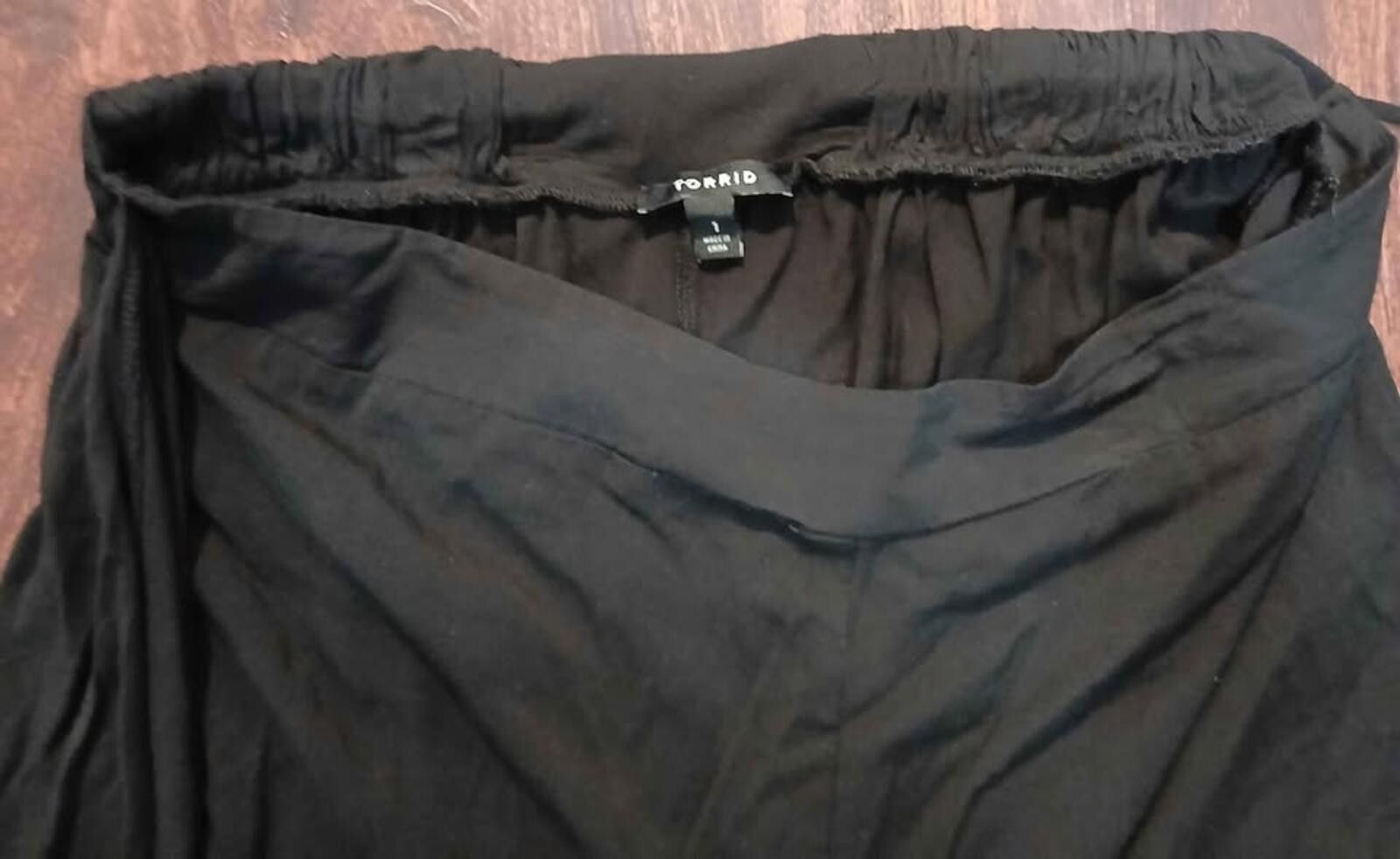 Other Torrid Black Wrap/Side Tie Skort Size 1 Like New! Size 40" / US 18 - 4 Thumbnail