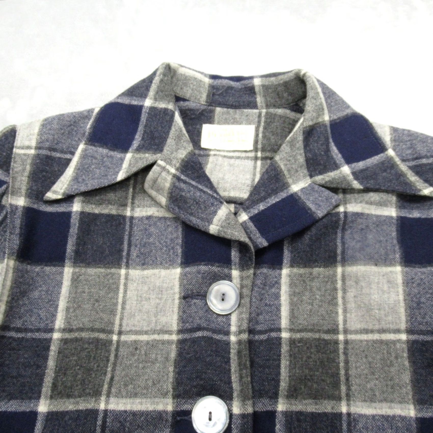 Pendleton VINTAGE Pendleton Wool Shirt Jacket Womens Large Blue Plaid Pockets USA Made VTG 50's Woman Shirt Jacket Blue Size L / US 10 / IT 46 - 5 Thumbnail