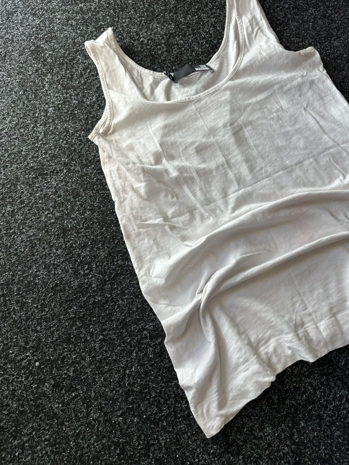 Love Moschino × Vintage 🚨 VINTAGE MOSCHINO DISTRESSED BLANC TANK TOP Y2K RARE SK8 Size M / US 6-8 / IT 42-44 - 2 Thumbnail