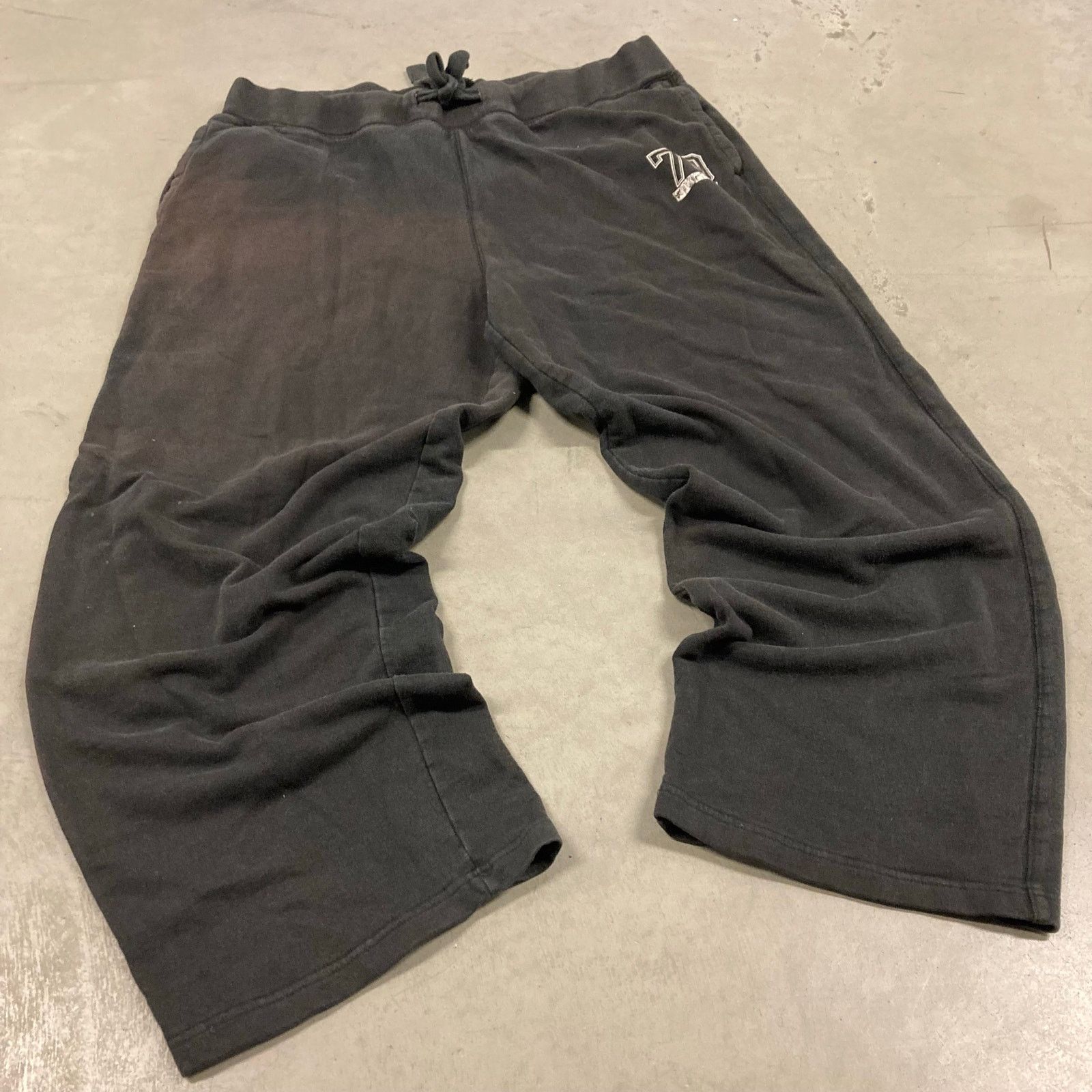Old Navy Vintage Y2K old navy varsity sweatpants 38x28 Size US 38 / EU 54 - 1 Thumbnail