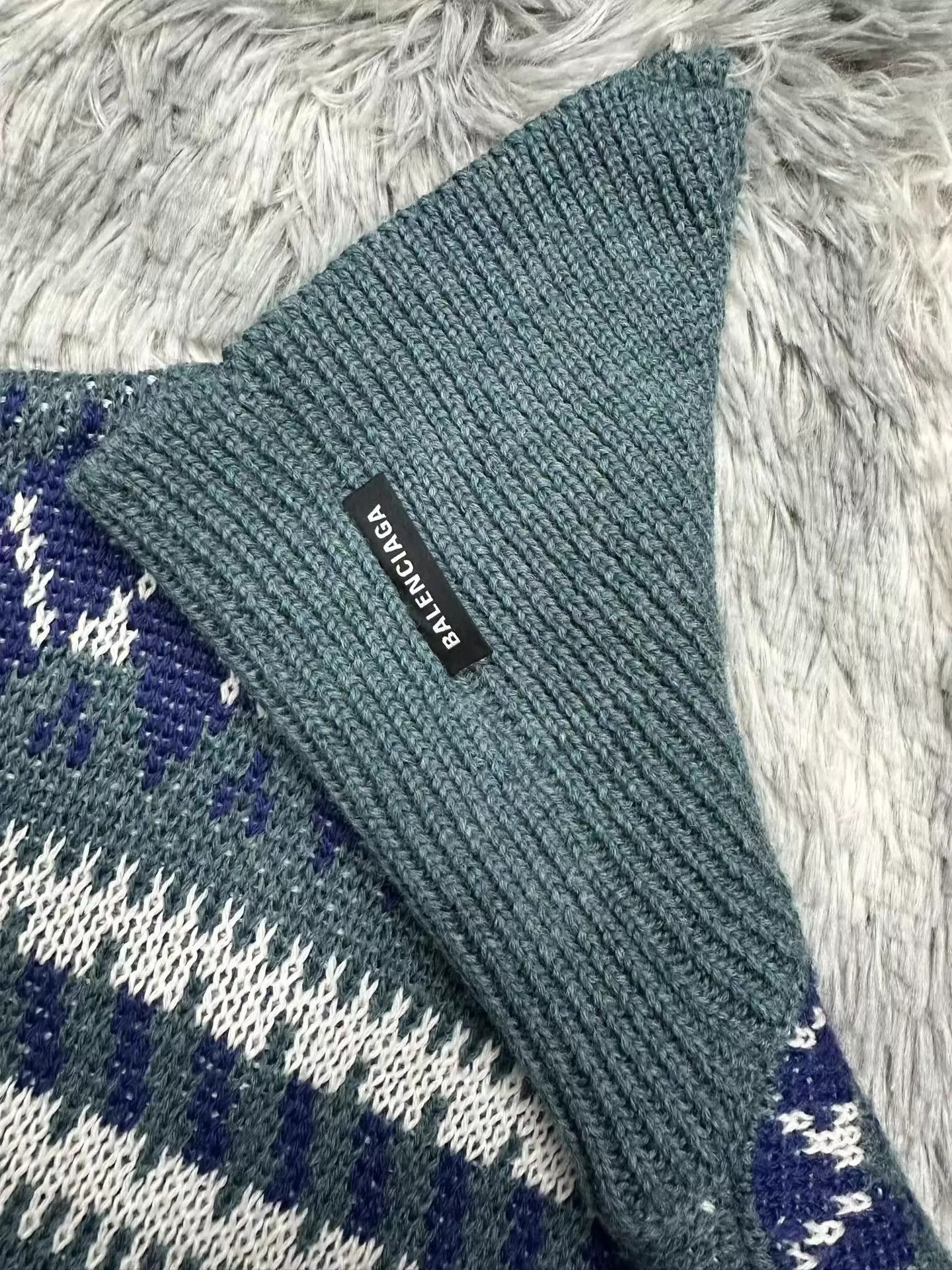 Balenciaga Balenciaga Runway Wool Sweater XS New Size US XS / EU 42 / 0 - 3 Thumbnail