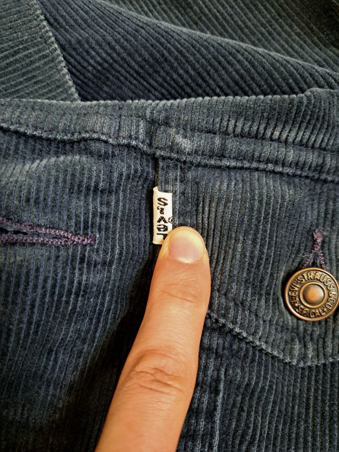 Levi's Vintage 70s Levi’s White Tab corduroy jacket Made in France Size US XS / EU 42 / 0 - 9 Thumbnail