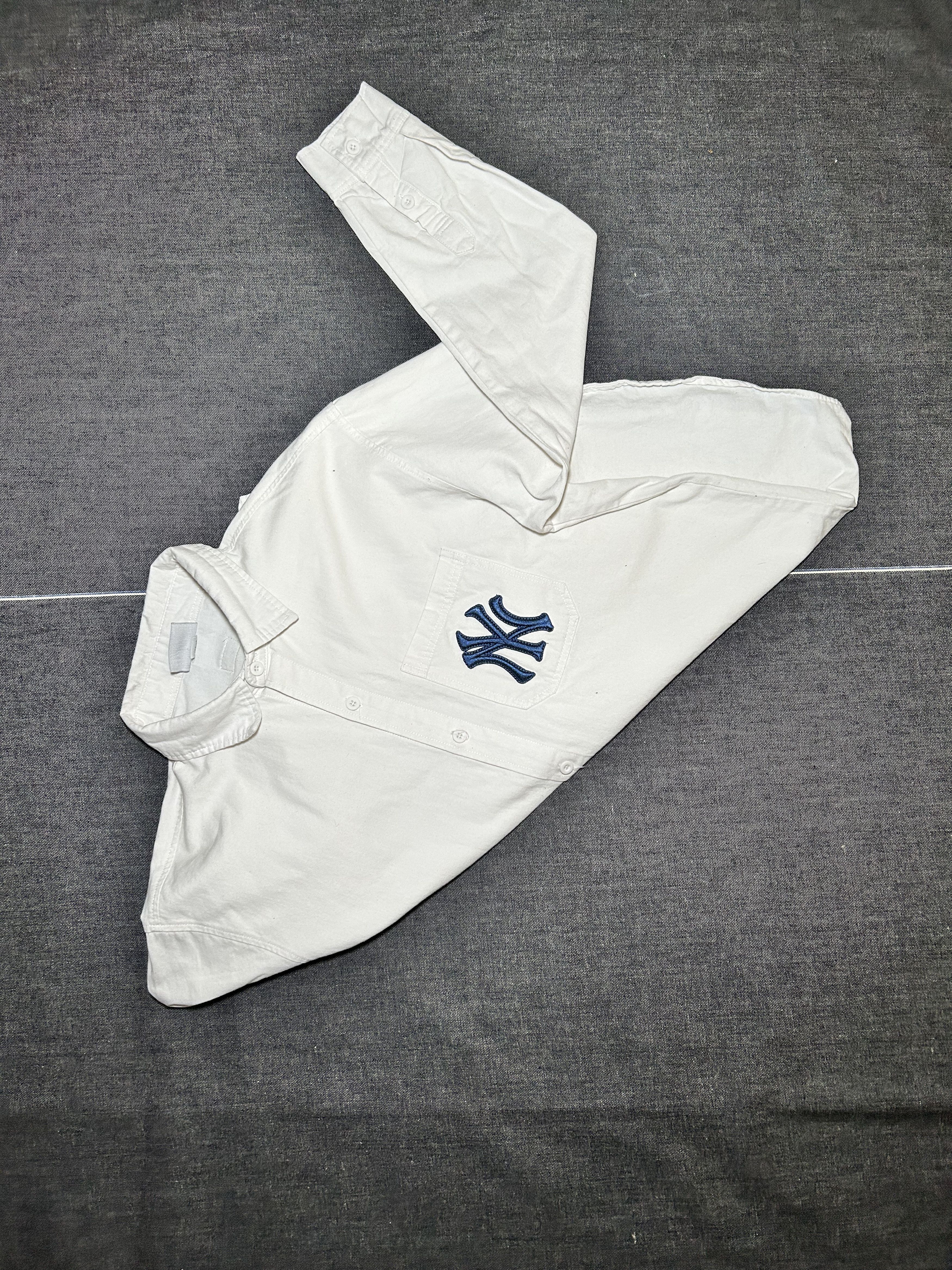 MLB MLB New York Yankees Button-Up Shirt Size US L / EU 52-54 / 3 - 6 Thumbnail