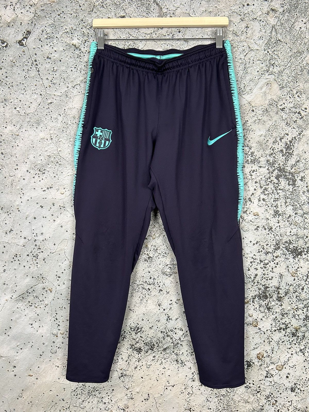 Nike barcelona sweatpants online