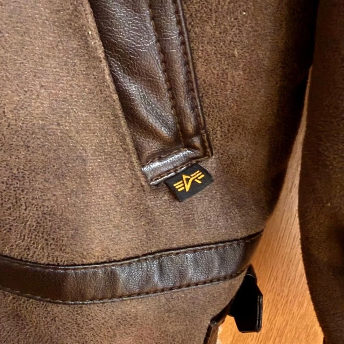 Alpha Industries ALPHA INDUSTRIES Type B-3 Mouton Bomber Jacket Brown M Jacket Unisex Adults Regular Zip 90s Casual Winter Modern Military Short Size US M / EU 48-50 / 2 - 5 Thumbnail