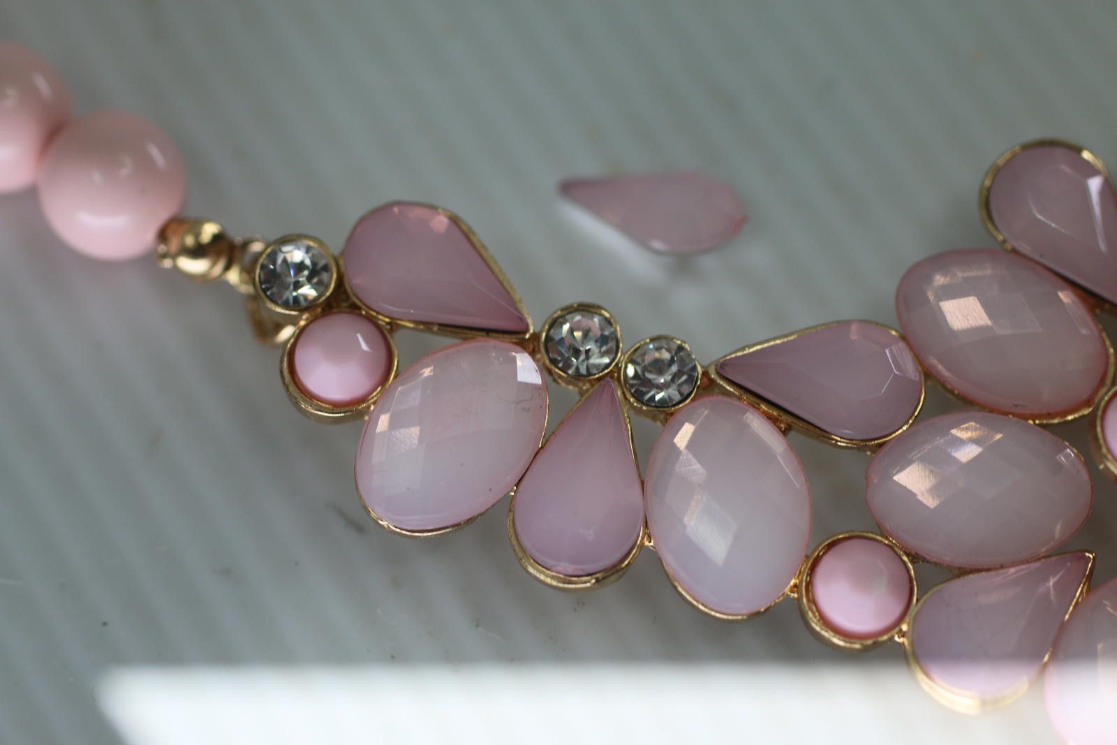 The Unbranded Brand Pink Floral Statement Necklace Gold Tone Rhinestone Flower Size ONE SIZE - 12 Thumbnail