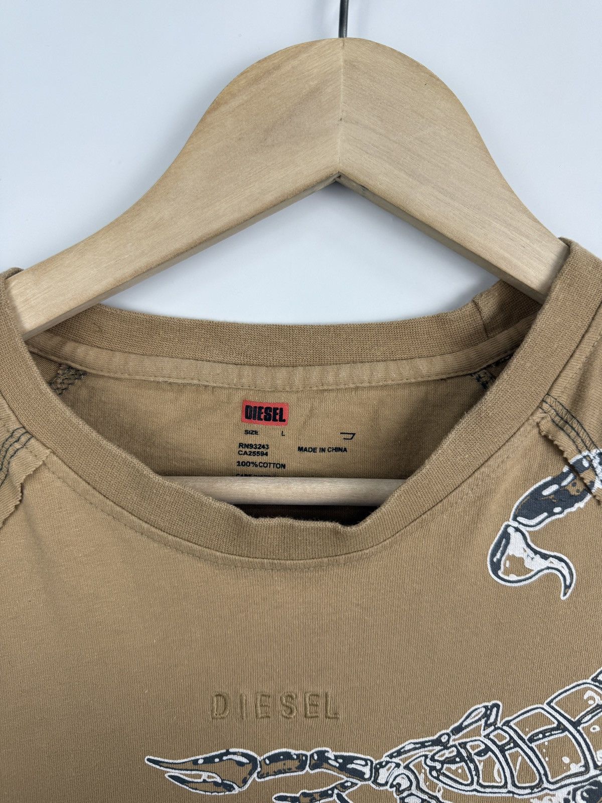 Diesel 🇺🇸 Vintage 90s Diesel Scorpion Success Is All Living T-Shirt Size US L / EU 52-54 / 3 - 5 Thumbnail