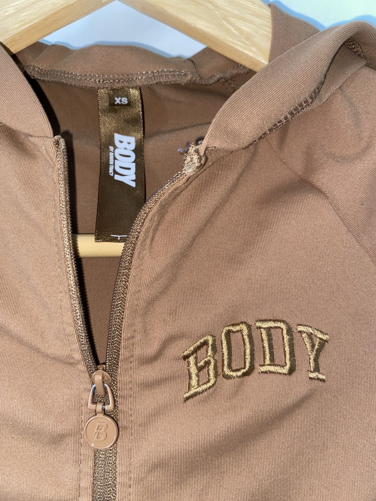 Basics Hoodie Body by Raven