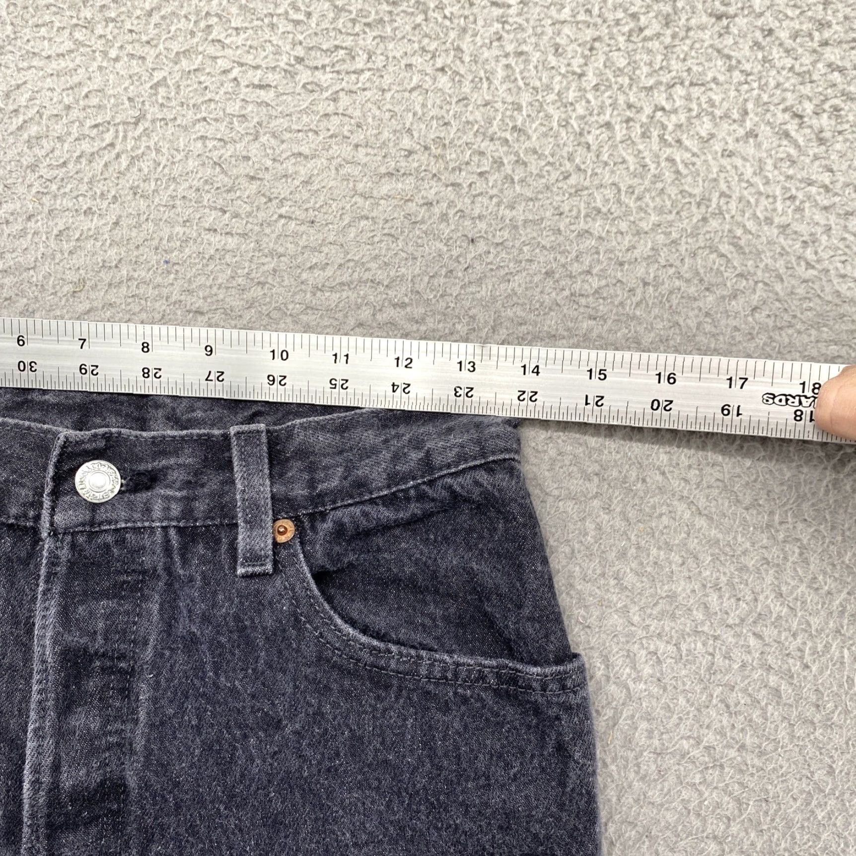 Levi's Vintage Levi’s Women’s USA Made Button Fly Black Denim Jeans Size 13 Jeans Womens USA Made Button Fly Black Denim Levi’s 13 Size 34" / US 12 / IT 48 - 6 Thumbnail