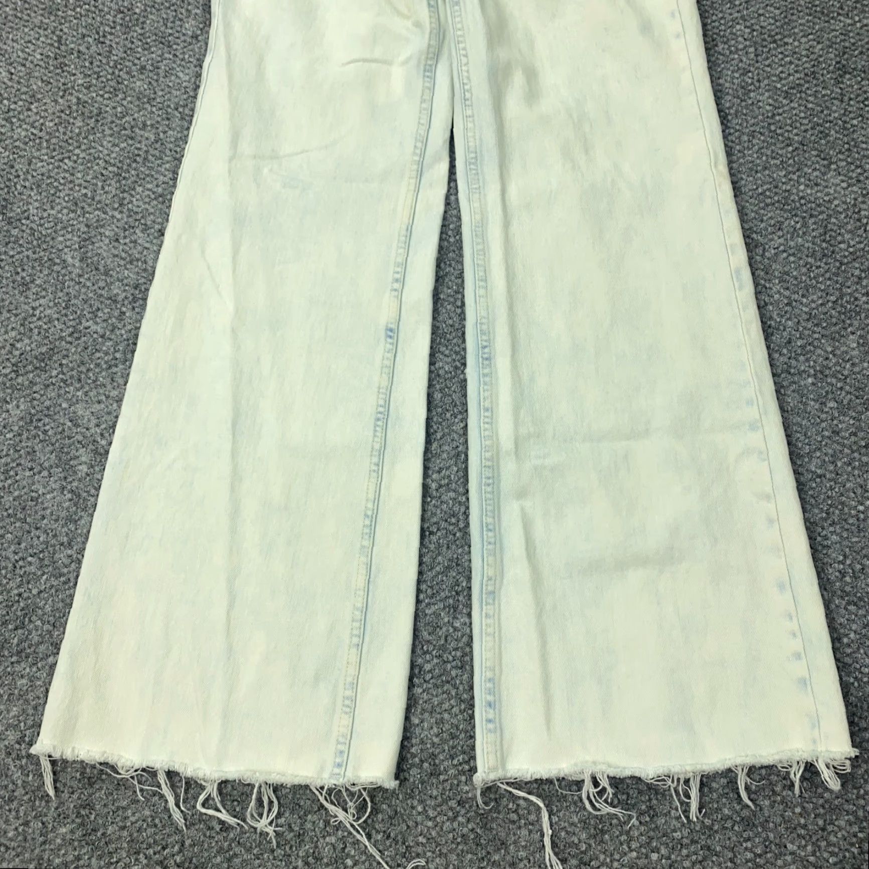 Vintage VINTAGE We The Free Womens Jeans Size 27 Blue Acid Wash Wide Leg Flared Raw Hem Spring Summer Womens Size 28" / US 6 / IT 42 - 3 Thumbnail