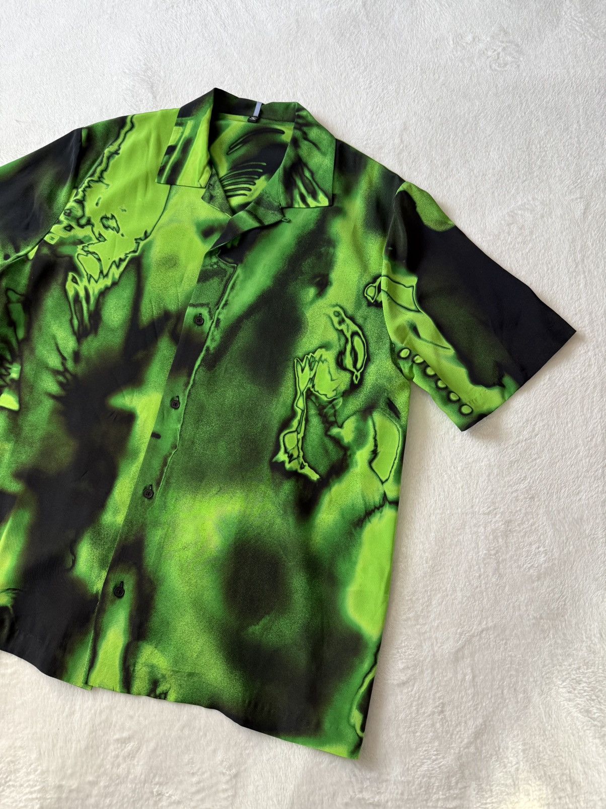 MCQ MCQ Abstract Print Silk Shirt (L) Size US L / EU 52-54 / 3 - 9 Thumbnail