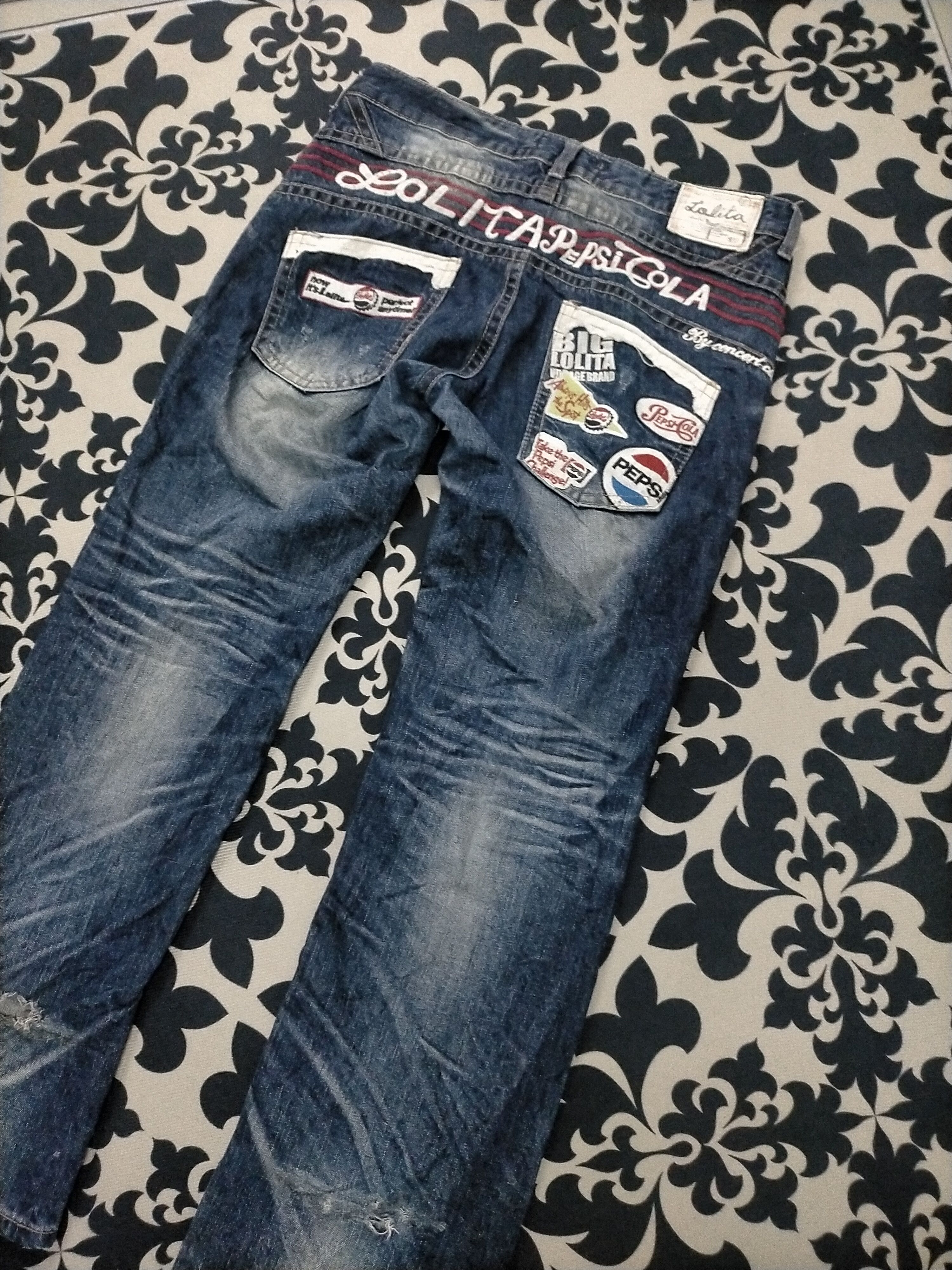 If Six Was Nine × Le Grande Bleu (L.G.B.) × Tornado Mart 🔥Washed🔥90s Insane Lolita Distressed Jeans Size US 33 - 6 Thumbnail