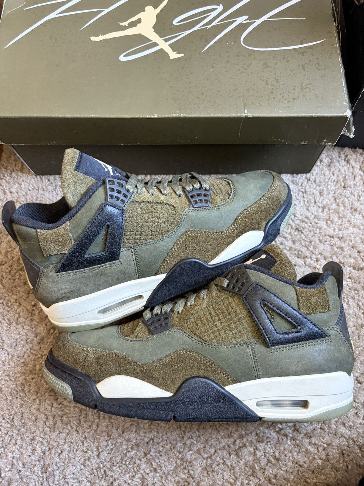 Jordan Brand Size 9.5 - Jordan 4 Retro SE Medium Olive (FB9927-200) Size US 9.5 / EU 42-43 - 1 Thumbnail