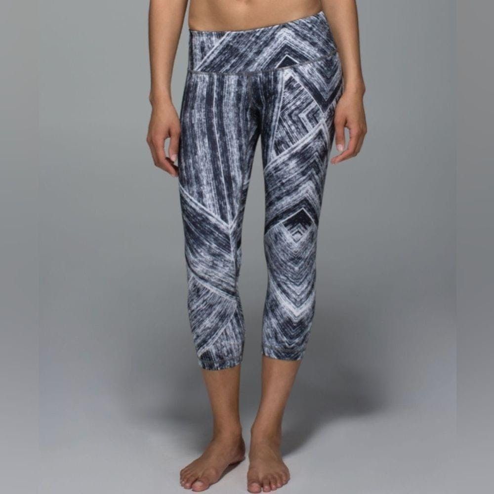 Lululemon Lululemon Wunder Under Crop II *Full-On LuonHeat Wave size 4 Size 27" / US 4 / IT 40 - 2 Thumbnail