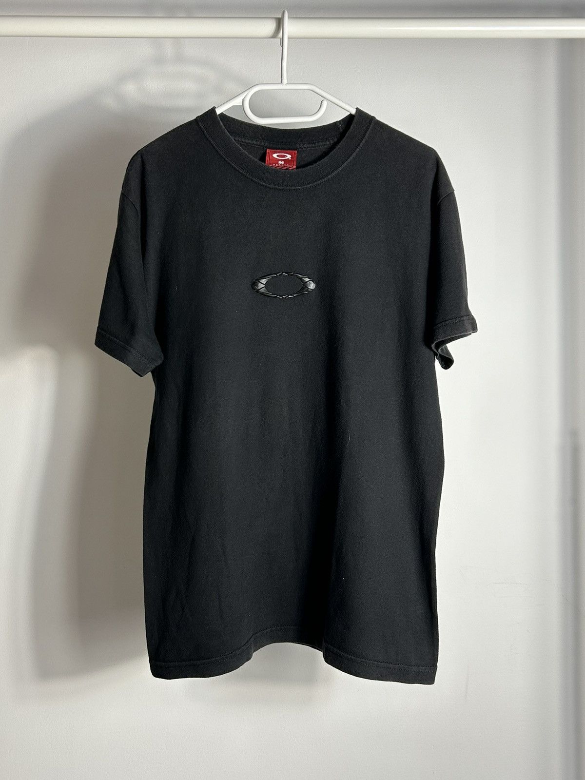 Vintage Vintage Oakley T-Shirt RARE Center Logo | Grailed