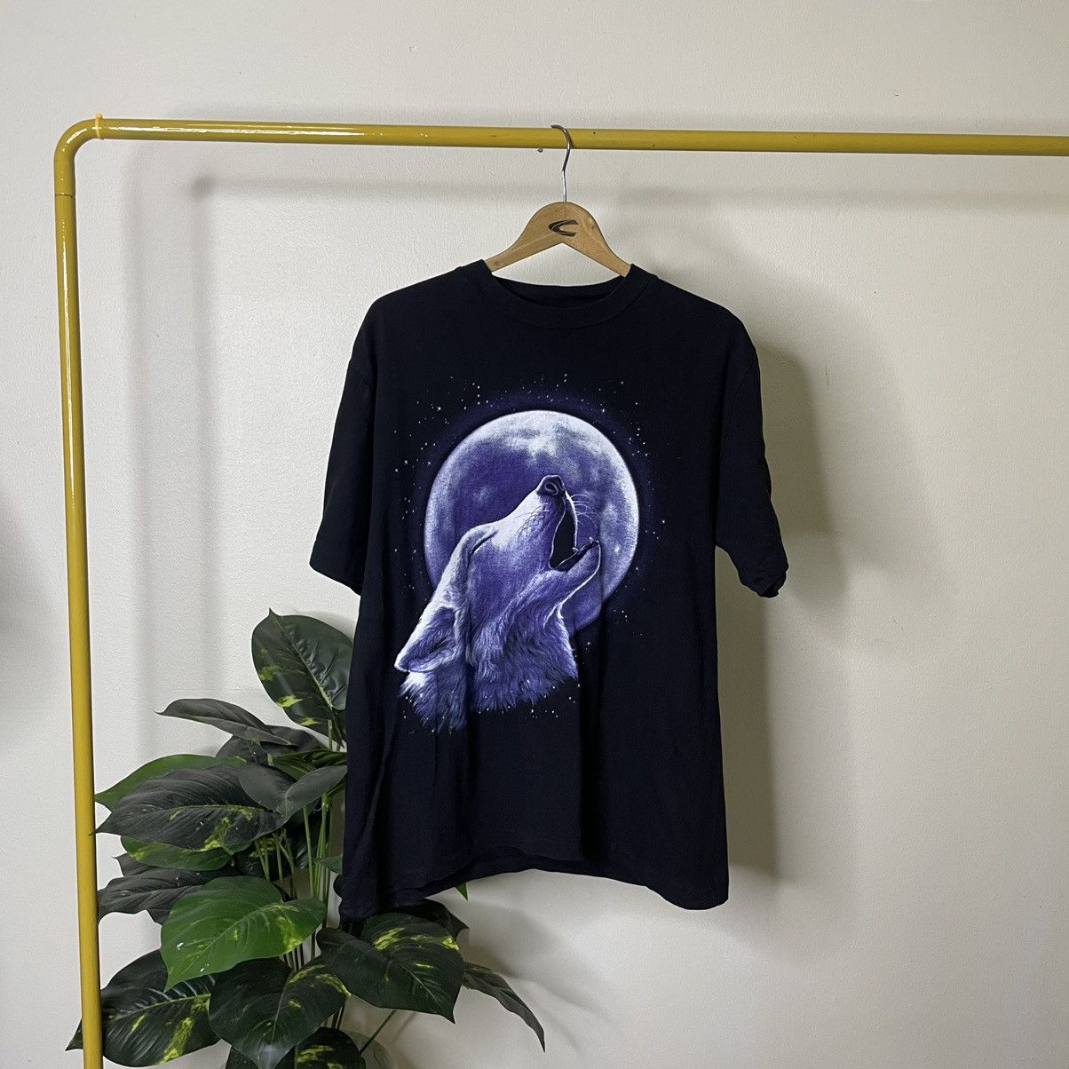 Habitat × Vintage Vintage 1990s Wolf Barking To The Moon Double Sided Graphic Size US L / EU 52-54 / 3 - 1 Thumbnail