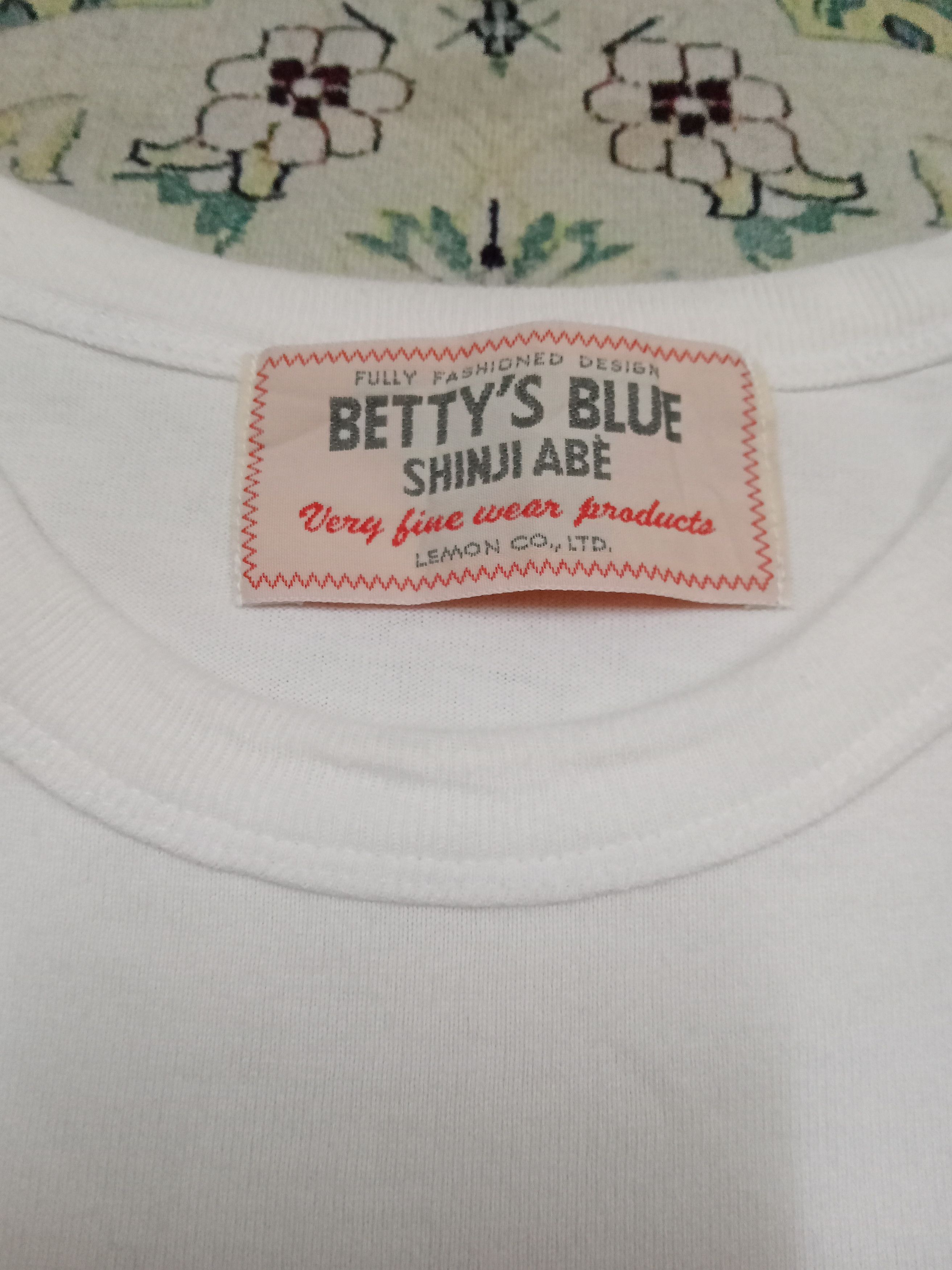 Designer × Japanese Brand Betty's Blue Shinji Abe Rare T Shirt Size US S / EU 44-46 / 1 - 3 Thumbnail