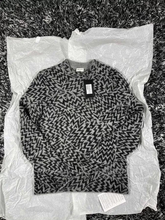 Yves Saint Laurent black and gray zigzag patterned sweater. Size US S / EU 44-46 / 1 - 1 Thumbnail