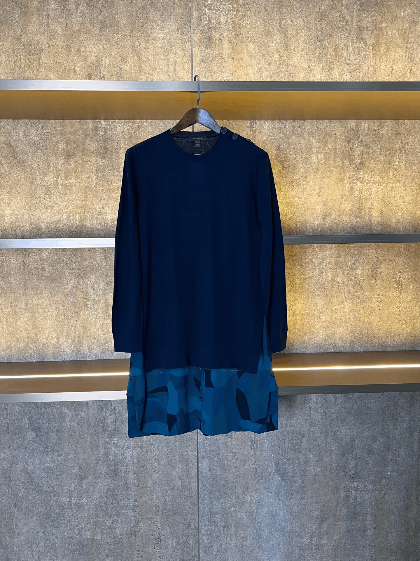 Louis Vuitton Louis Vuitton Blue T-Shirt L Women Size L / US 10 / IT 46 - 1 Thumbnail