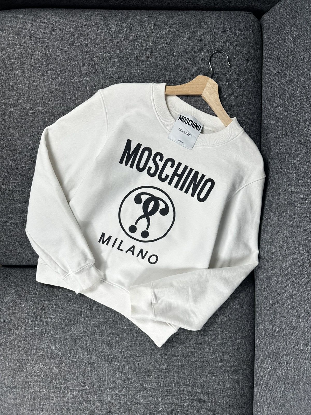Moschino Vintage women's Moschino Milano sweater Size M / US 6-8 / IT 42-44 - 1 Thumbnail