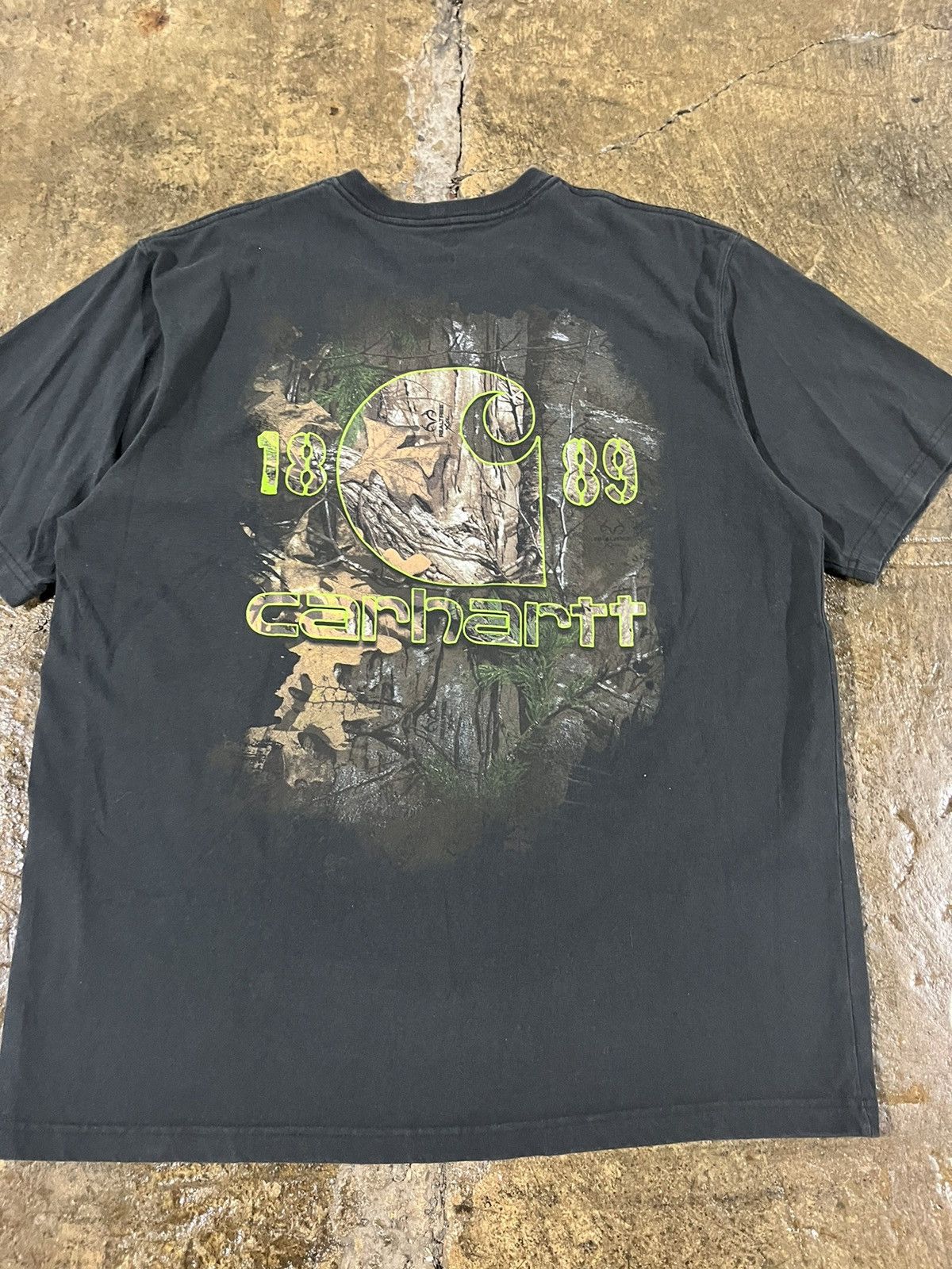 Carhartt × Vintage Crazy Carhartt Camo Realtree Style Essential Pocket Tee Size US XL / EU 56 / 4 - 3 Thumbnail