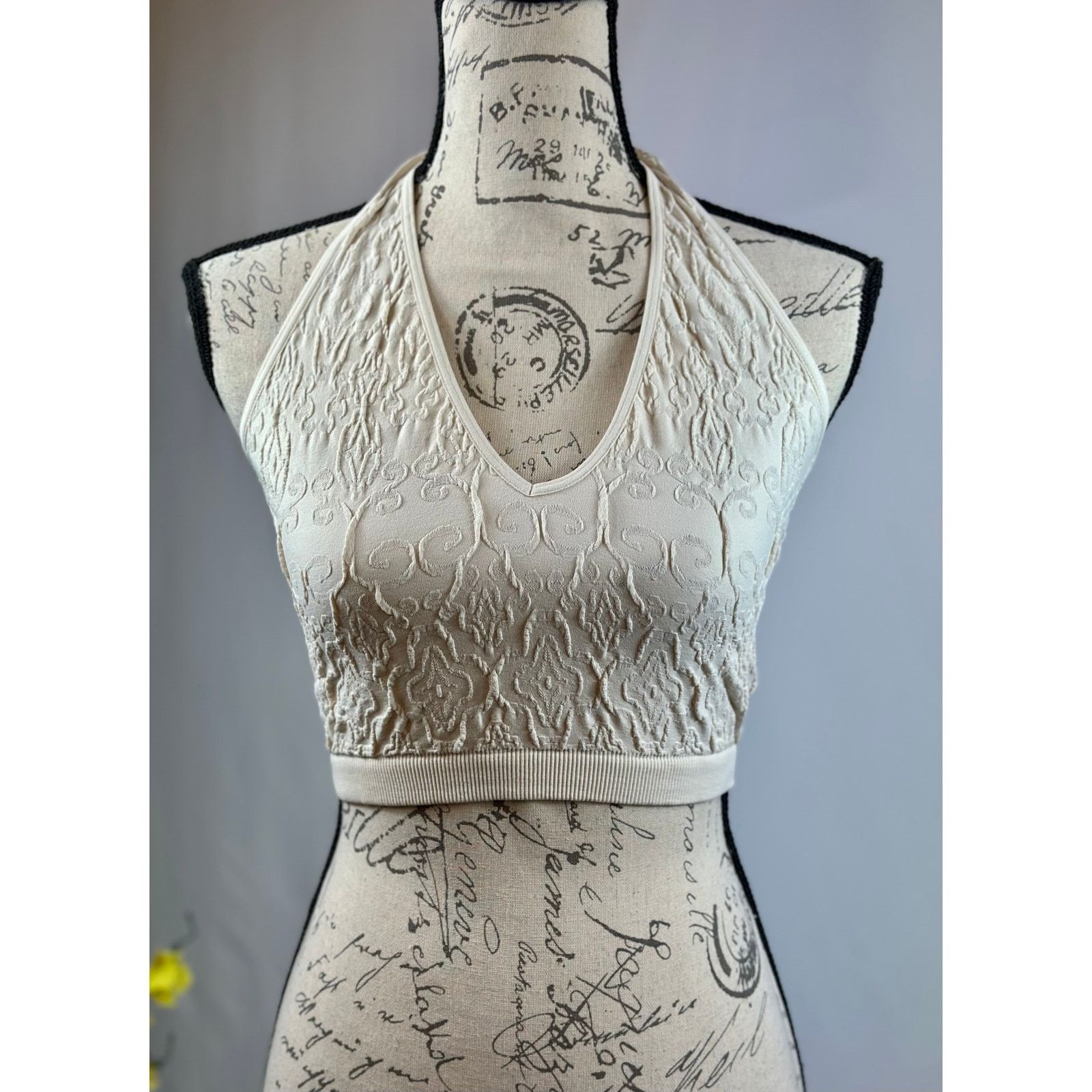 BKE BKE Seamless Textured Halter Bralette Top M/L Size M / US 6-8 / IT 42-44 - 7 Thumbnail