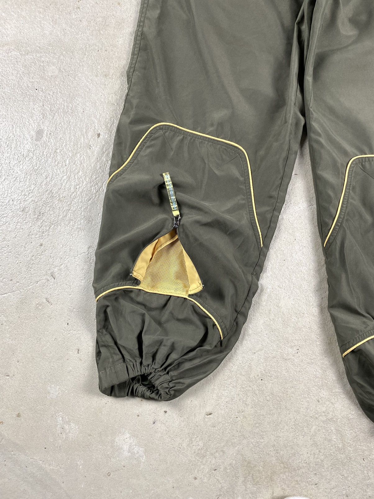 Japanese Brand Y2K Vintage Track Pants Rap Travis Scott Style Vtg Hype Size US 33 - 8 Thumbnail