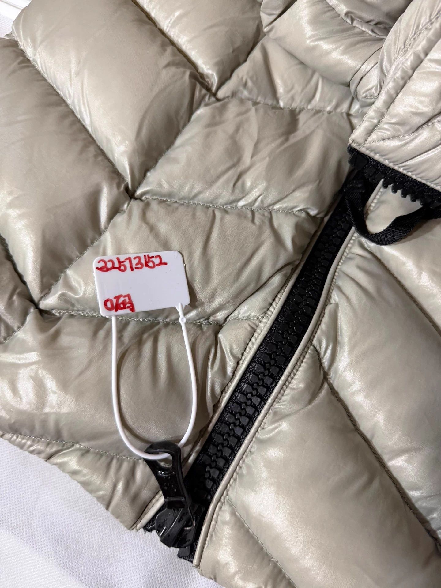 Moncler Moncler Women's 0 9/10 Puffer Coat Size XS / US 0-2 / IT 36-38 - 3 Thumbnail