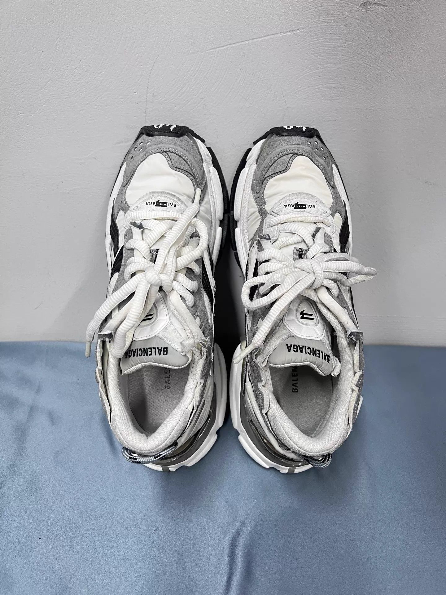 Balenciaga Balenciaga Runner Dad Shoe Black White Distressed 40 BF5019 Size US 7 / EU 40 - 4 Thumbnail