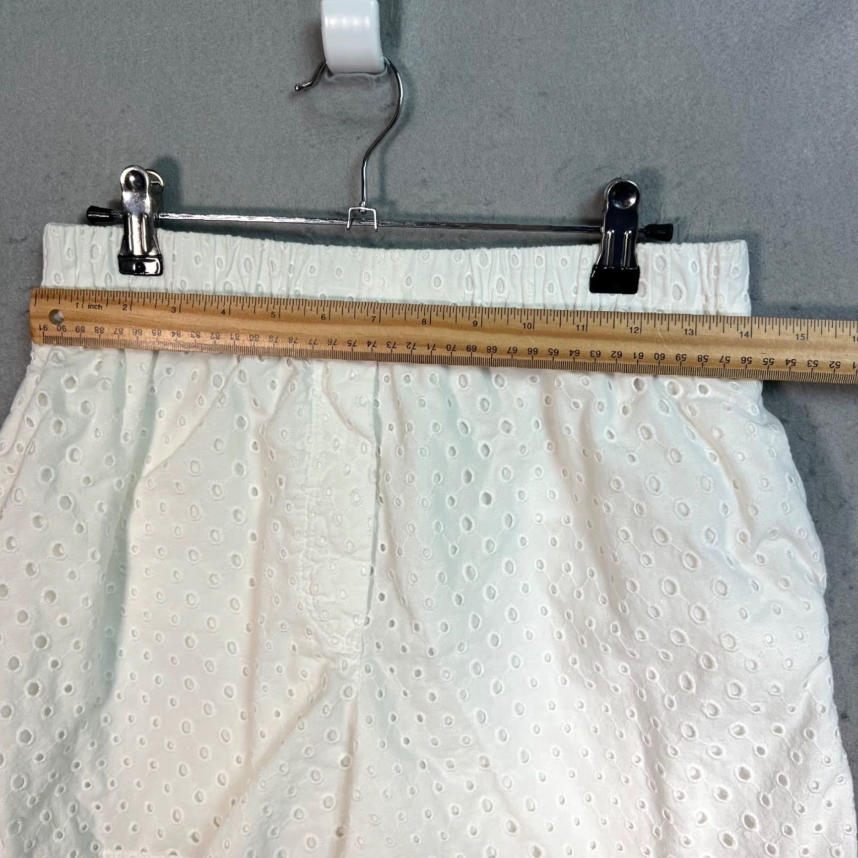 Kenzo Kenzo Paris Womens Shorts Size Medium White Eyelet Cotton Size 32" / US 10 / IT 46 - 5 Thumbnail