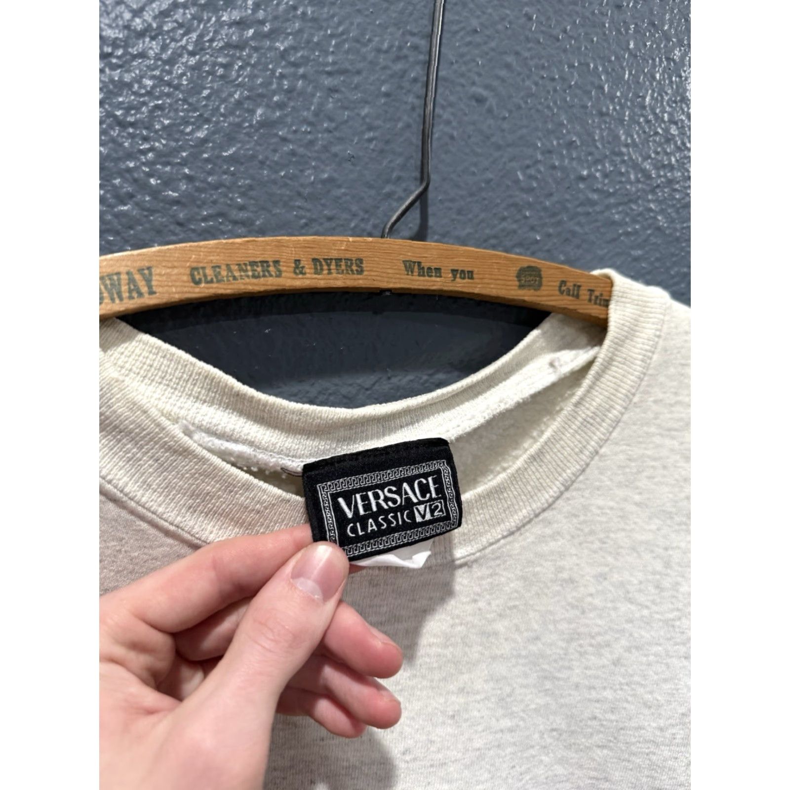Versace VINTAGE Versace V2 Embroidered Medusa Logo Gray Sweatshirt Large Mens 90s Pullover Size US L / EU 52-54 / 3 - 3 Thumbnail