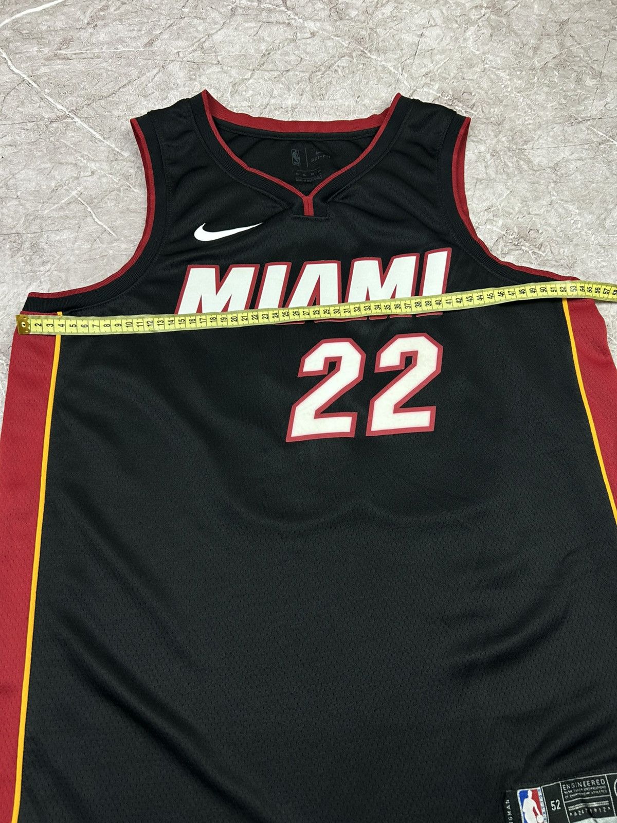 NBA Nike MIAMI HEAT JIMMY BUTLER SWINGMAN JERSEY NBA BASKETBALL Size US XL / EU 56 / 4 - 14 Thumbnail