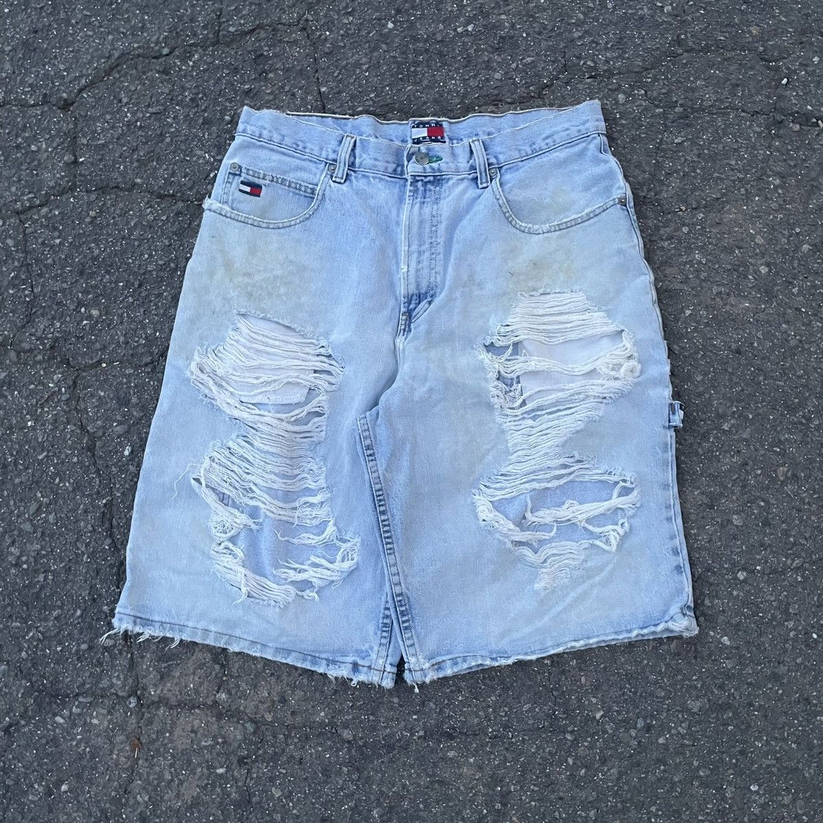 Vintage Vintage 1990’s Distressed & Worn Tommy Hilfiger Shorts Size US 32 / EU 48 - 8 Thumbnail