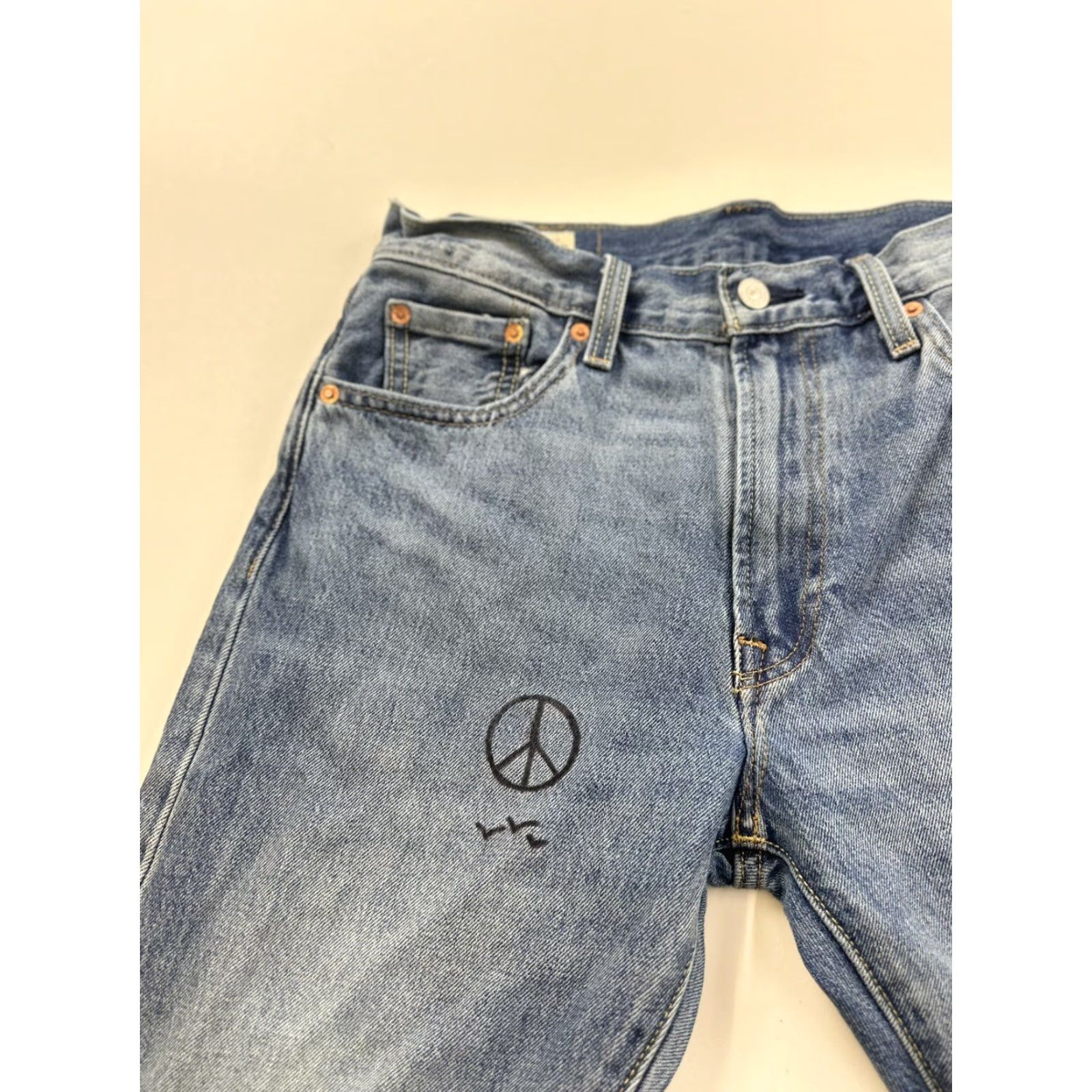 Levi's Levis 551 Jeans Mens 30 x 30 Blue Classic Straight 5-Pocket Denim USA 90s City Licensed Premium Jeans Mens Blue Vector Art Size US 30 / EU 46 - 4 Thumbnail