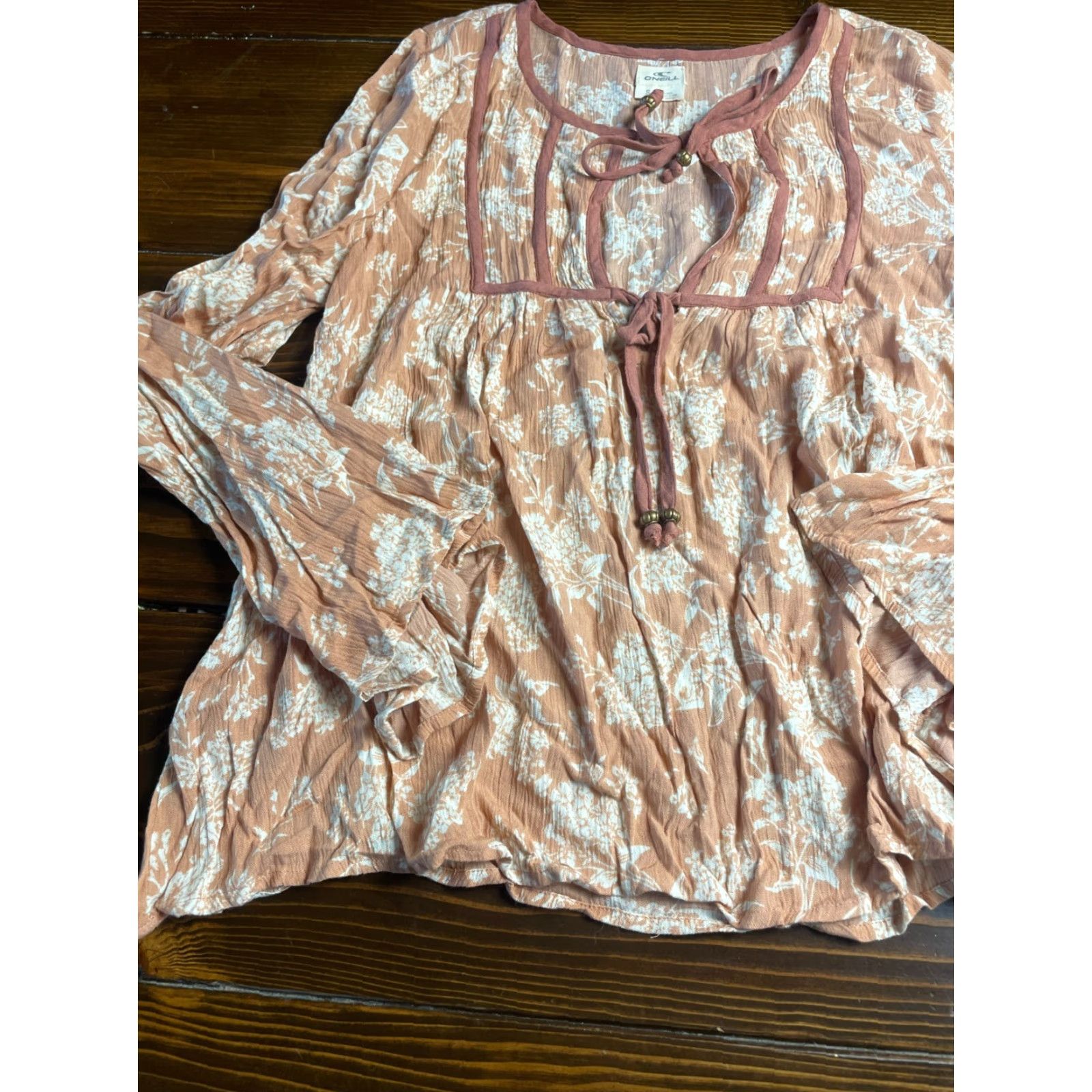 O'Neill O'Neill Shirt Women's Small Pink White Floral Peasant Bell Sleeve Shirt Womens Small Pink Floral Peasant Bell Sleeve Viscose Casual Size S / US 4 / IT 40 - 3 Thumbnail